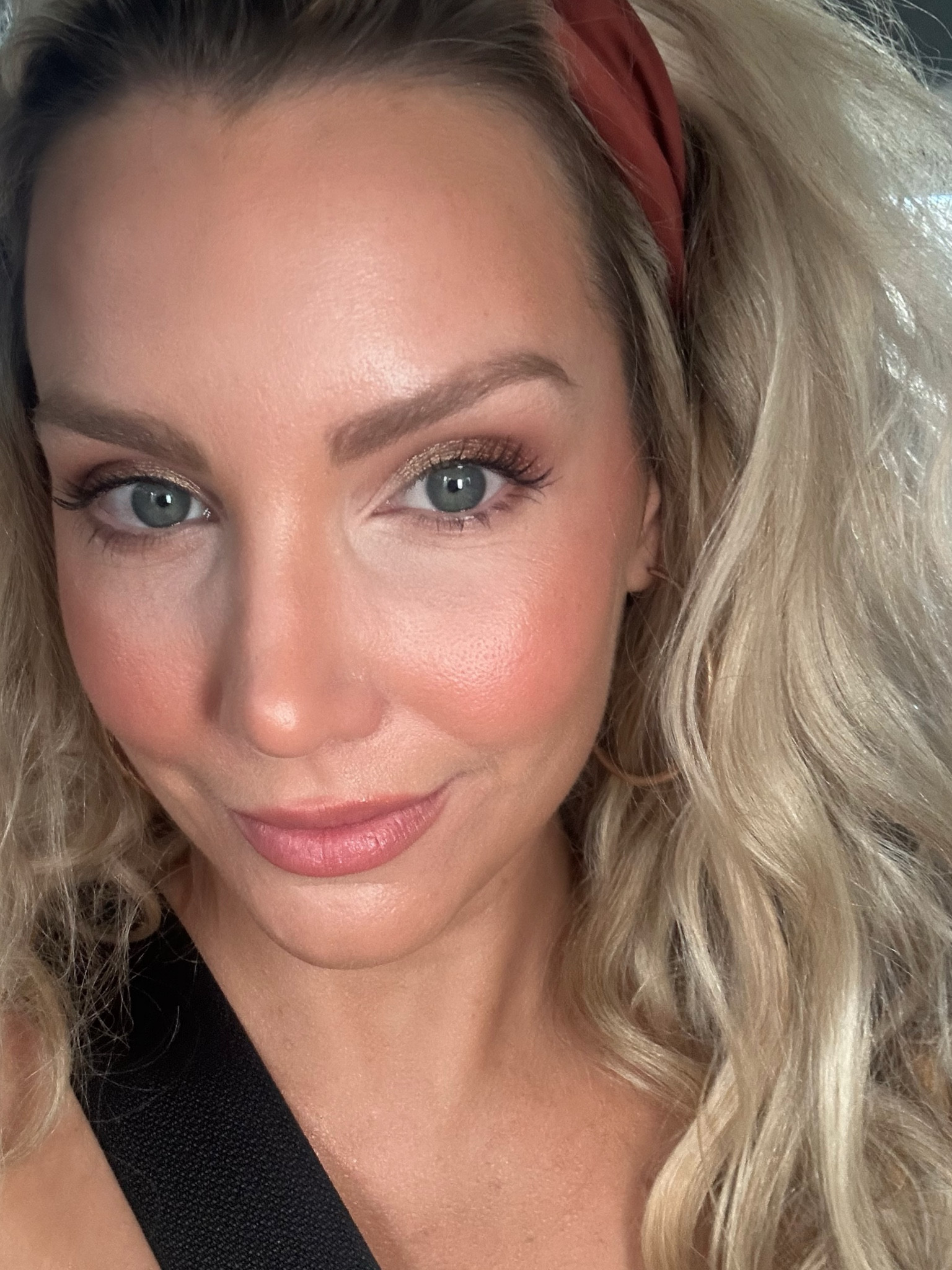 Golden and glowy makeup. 🥰

#LTKaustralia #LTKSeasonal #LTKbeauty