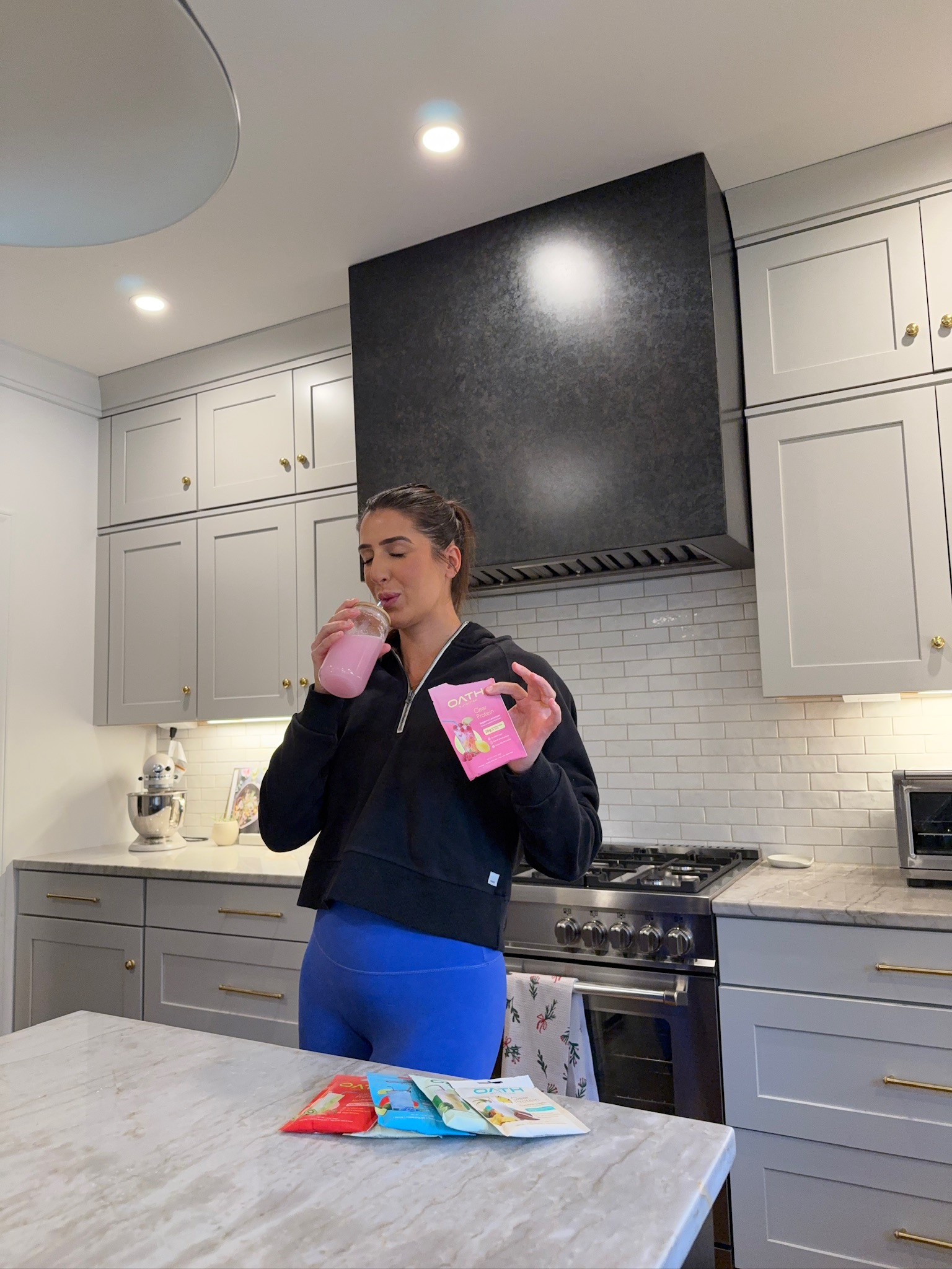 Oath clear whey isolate protein is SOOO good!!

vuori, vuori quarter zip, csb, csb leggings, csb top, csb sports bra, csb activewear, activewear brands, gym outfit, activewear outfit, Gracewhitefit, Grace White 

 

#LTKfitnessgoals #LTKmomlife #LTKActive