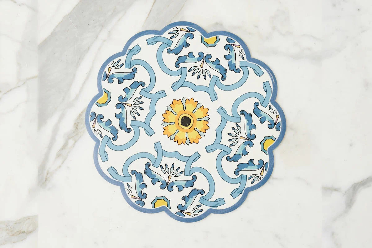 Scalloped Placemat, Round, Denim and Yellow | etúHOME