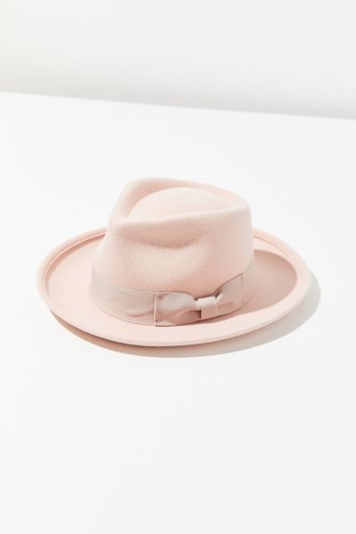 Short Brim Felt Fedora - Pink at Urban Outfitters | Urban Outfitters (US and RoW)