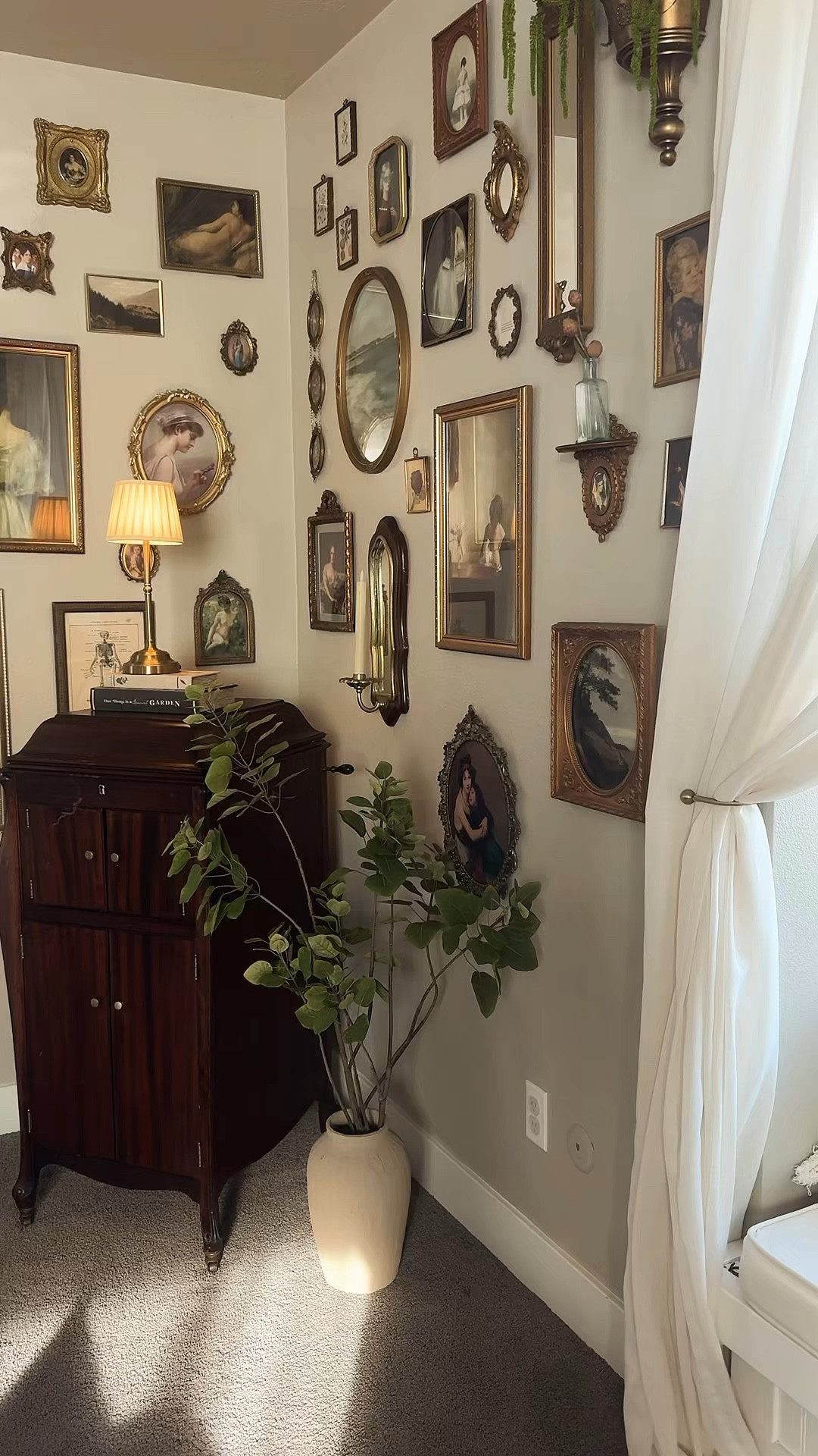 Cutie rechargeable lamp 💡🤍