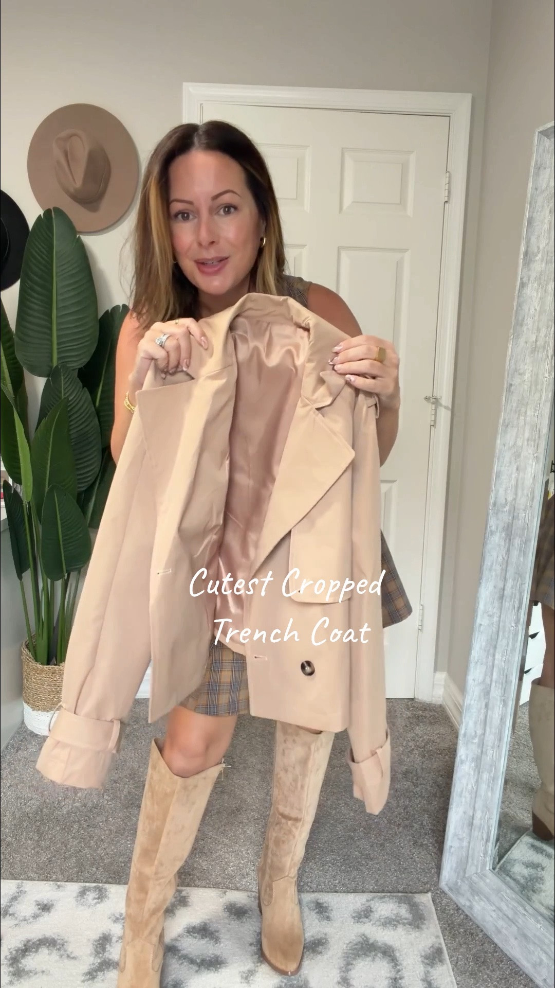 The cropped trench that makes every fall outfit look put together 🤎
