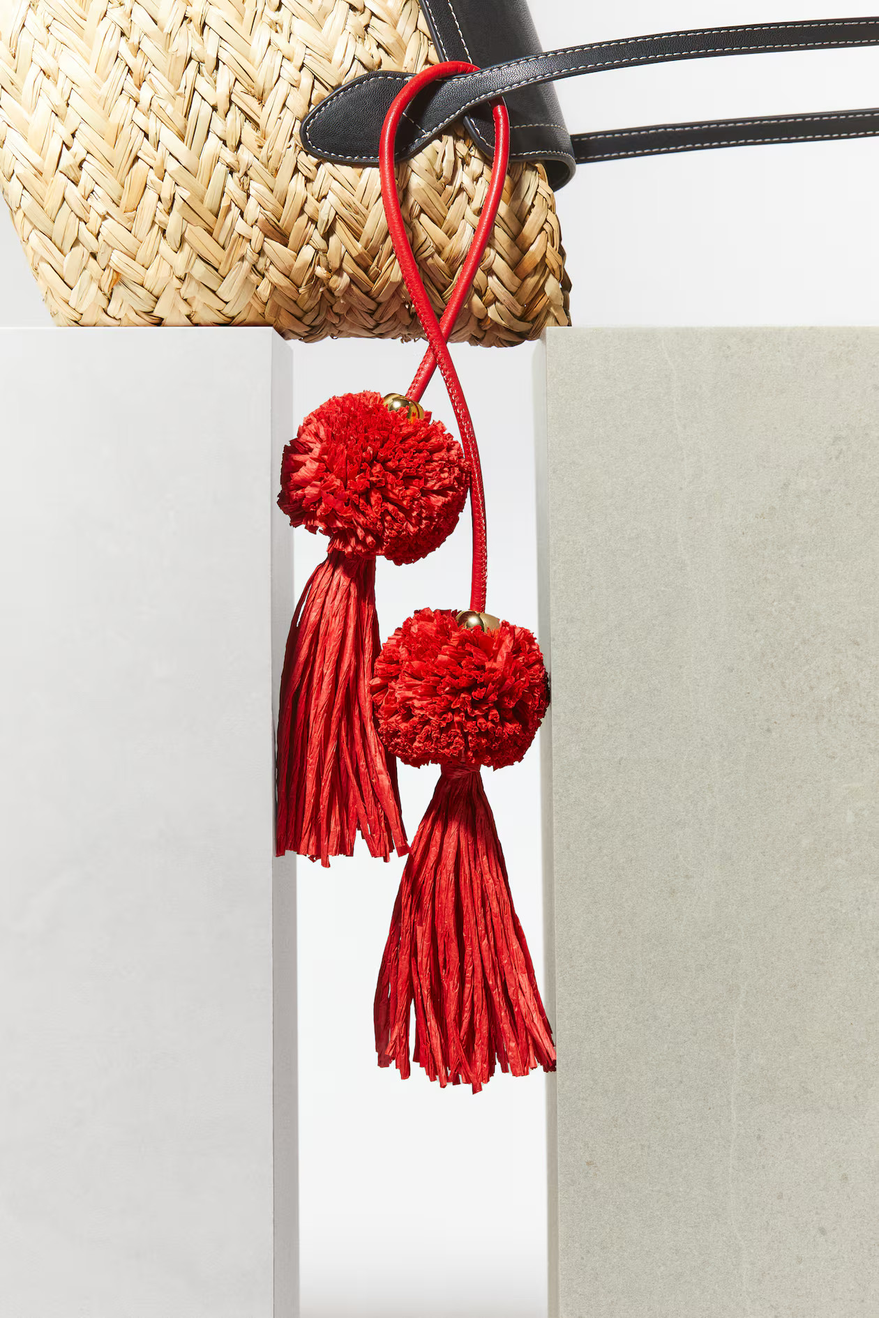 Straw Tasseled Bag Charm - Red - Ladies | H&M US | H&M (US + CA)