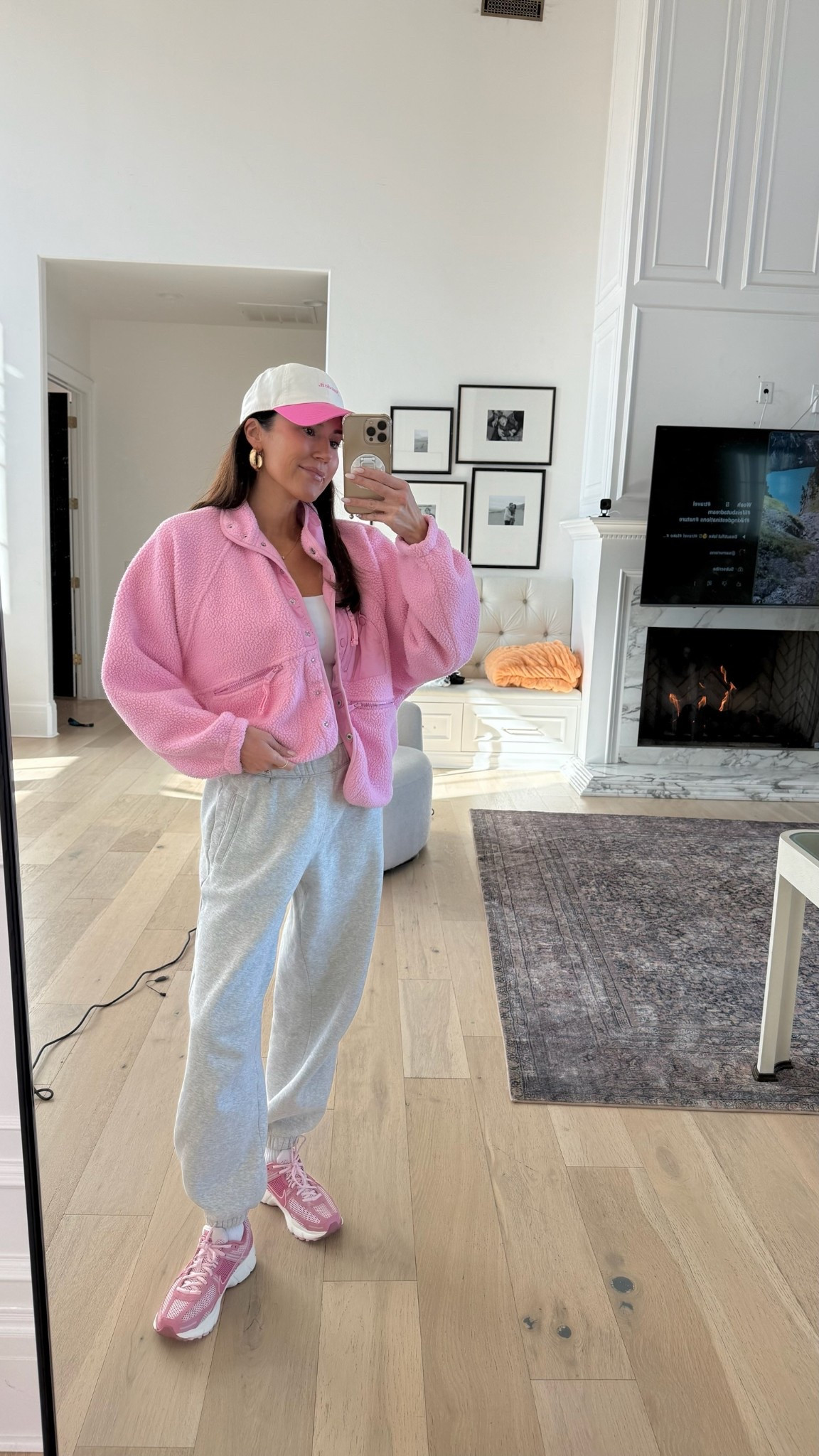 Cozy winter outfit with pops of pink 🤩
Loving all things pink right now!

Some colors in this fleece jacket are on sale 50% off right now! Linked colors below!

Sneakers are @nike 
Sweatpants & tank are @abercrombie
Pink fleece jacket from @freepeople 

#LTKootd #LTKSaleAlert #LTKdayinmylife