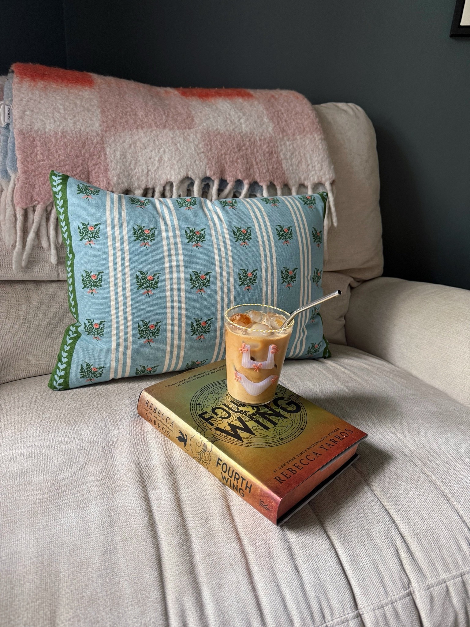 Reading time 🌧️🌧️