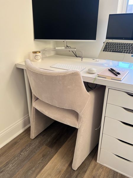 All linked here! Desk is from ikea 