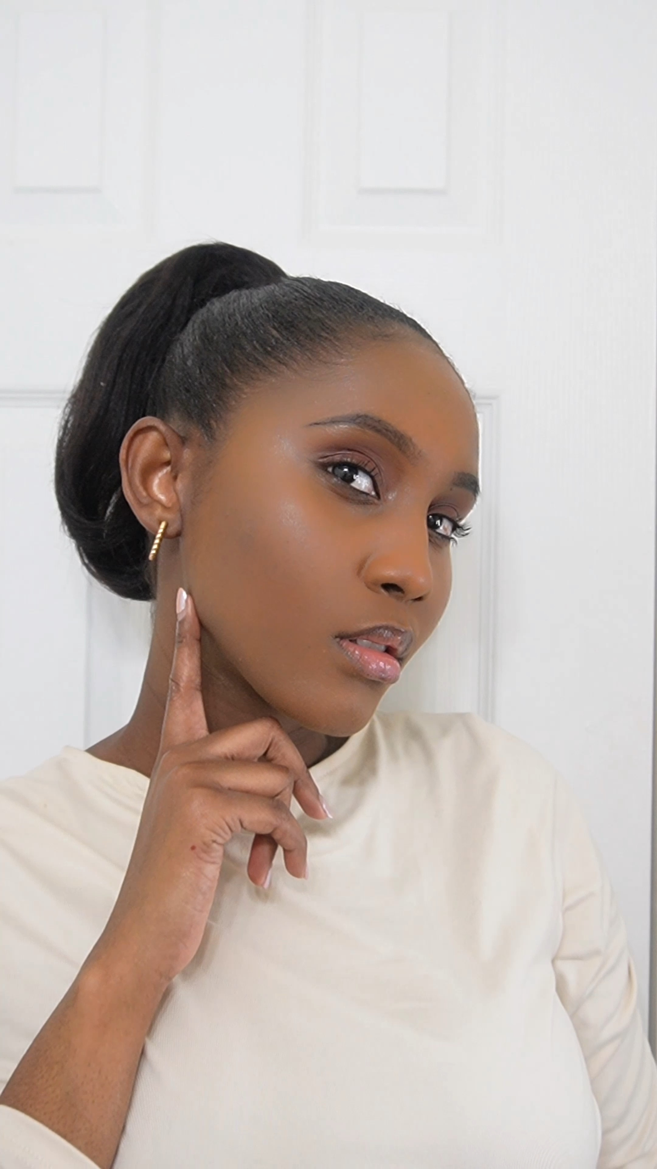 @armanibeauty GLOW TRIO HACK ✨ To look my glowing best,  I PRIME my face with Fluid Sheer #10 then I CORRECT with Luminous Silk Concealer shade #8.75 and contour with shade #14, finally I PERFECT with Fluid Sheer #5 after applying foundation for a dazzling glowy finish.

@sephora #GLOWYSKIN #armanibeauty #sephora makeup hack, beauty hack, glowy skin, glass skin, natural beauty, natural makeup, high end makeup, Sephora, contour, concealer

#LTKbeauty #LTKstyletip