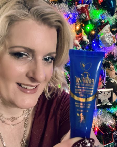 Hi everyone! I suffer with very dry lips, so I was pleased to get an overnight lip mask to try in my M&S Christmas beauty advent calendar. 

U.K. blogger, dr paw paw, makeup, over 40, skincare. 



#LTKbeauty #LTKover40 #LTKeurope