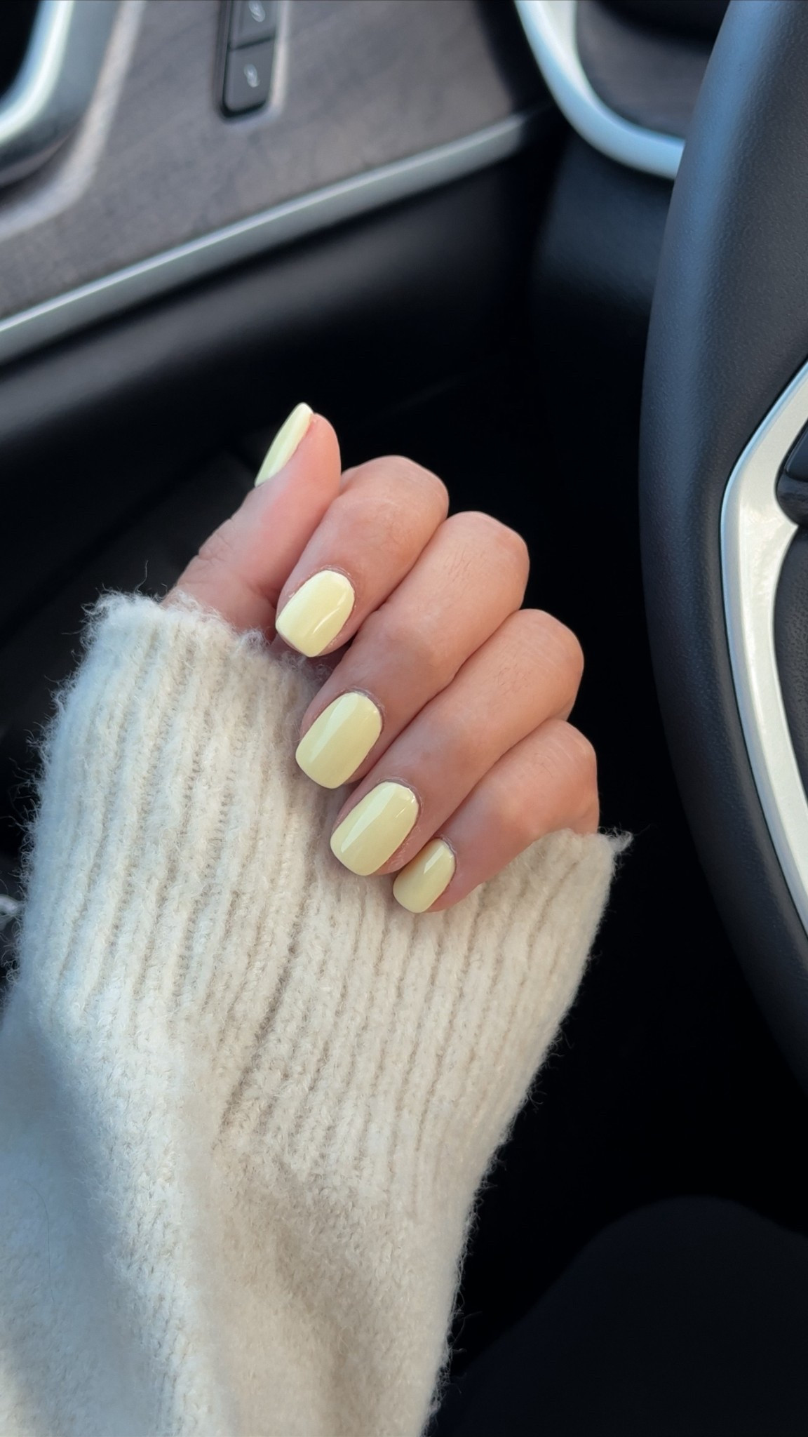 Butter yellow nails 🧈💅🏽