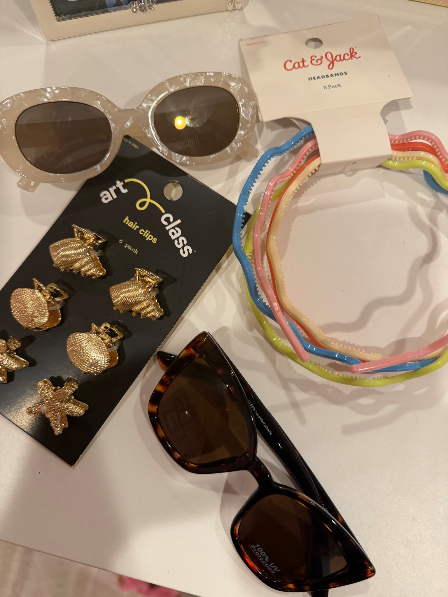 Toddler girls accessories from Target 

Target 
Target kids 
Summer accessories 
Toddler sunglasses 
Toddler hair clips 
Girl mom 
Vacation pack list
Travel 

#LTKmomlife #LTKSwim #LTKKids