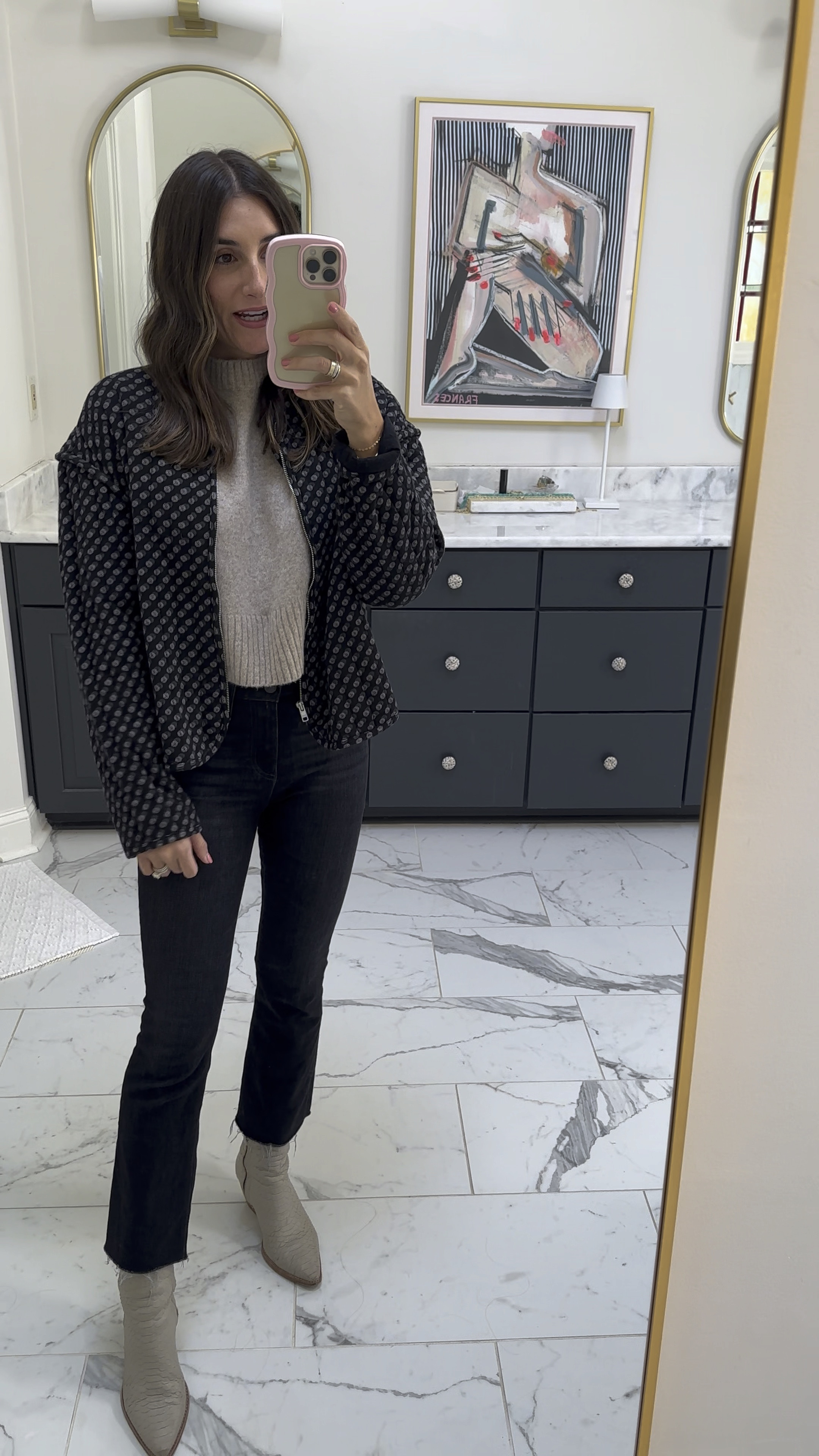 Love this quilted bomber jacket! Wearing an XS! 

#LTKfindsunder50 #LTKfindsunder100 #LTKsalealert