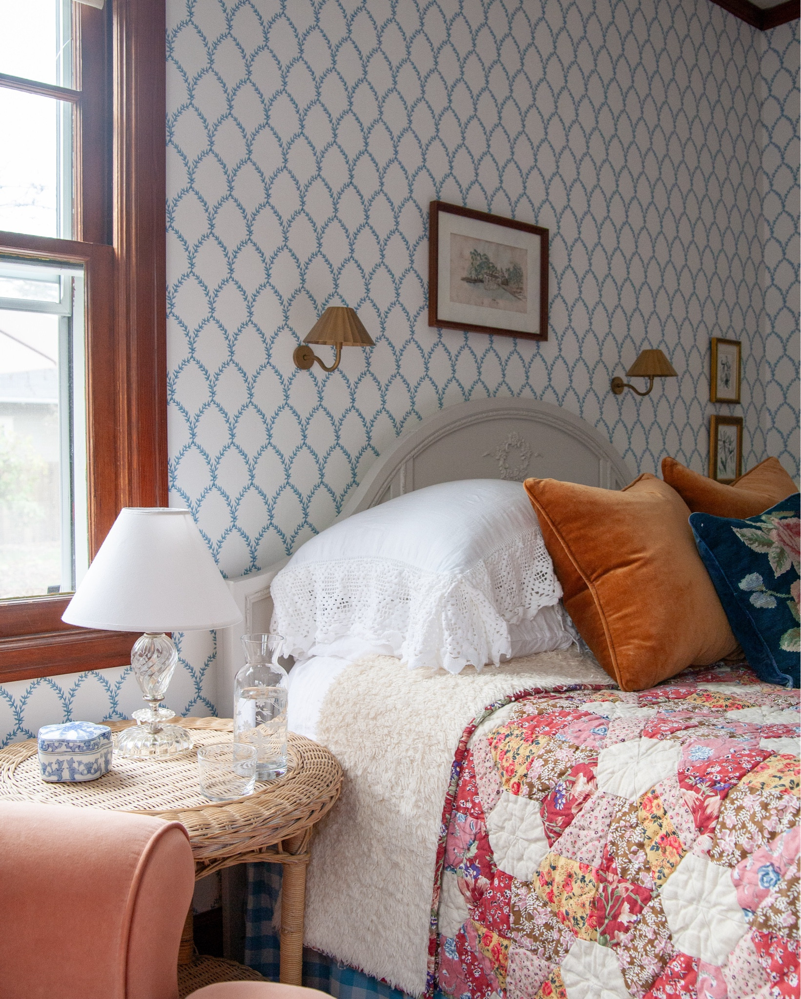 Some stills because I am so excited about the pretty colors and warmth in this baseline preppy guestroom. I’m still figuring out how much I want to go Nancy Meyers neutral in my home versus bring that romantic English inspired vintage charm. I can’t quite put my finger on it, but I like this! Plus that quilt is flipping amazing. And how beautiful is that decanter set? Those and the crocheted bedding are from @greenrow. Wallpaper is @riflepaperco. Other sources linked below where possible.

#LTKHome