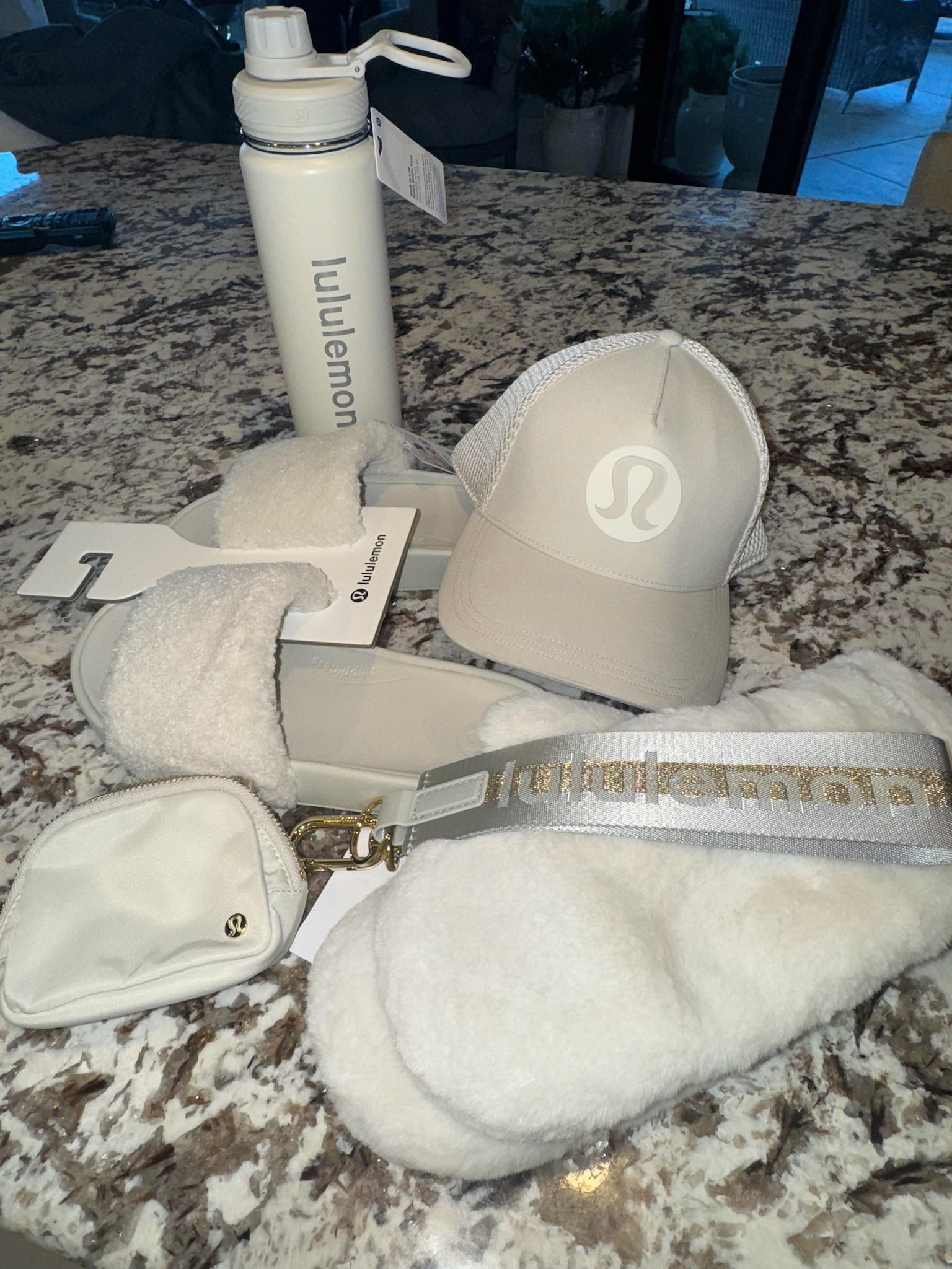 Loving the monochromatic look this year and @lululemon is a one stop shop for the lounge, fitness, cozy outfit lover in your life. Make sure to check them out when shopping for gifts this holidays season. 

#ad lululemoncreator

#LTKStyleTip #LTKFindsUnder100 #LTKGiftGuide