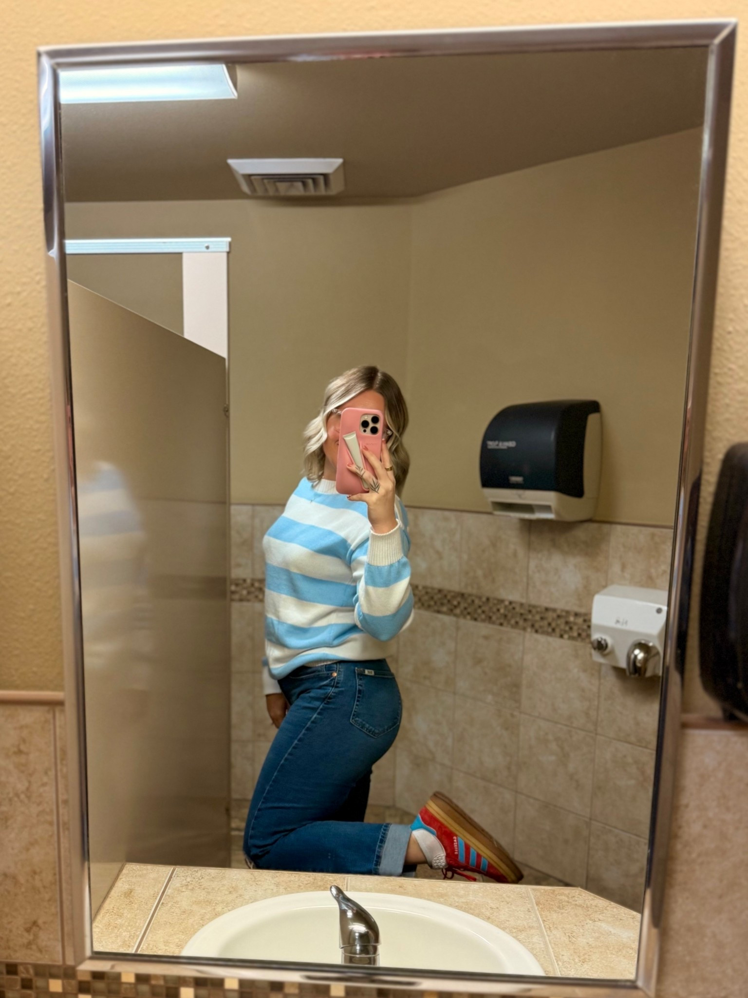 Spring ootd w/ Levi’s|Walmart Fashion|Adidas

ootd, mid size, sweater, matching set, sneakers, style tip

#LTKgrwm #LTKMidsize #LTKdayinmylife