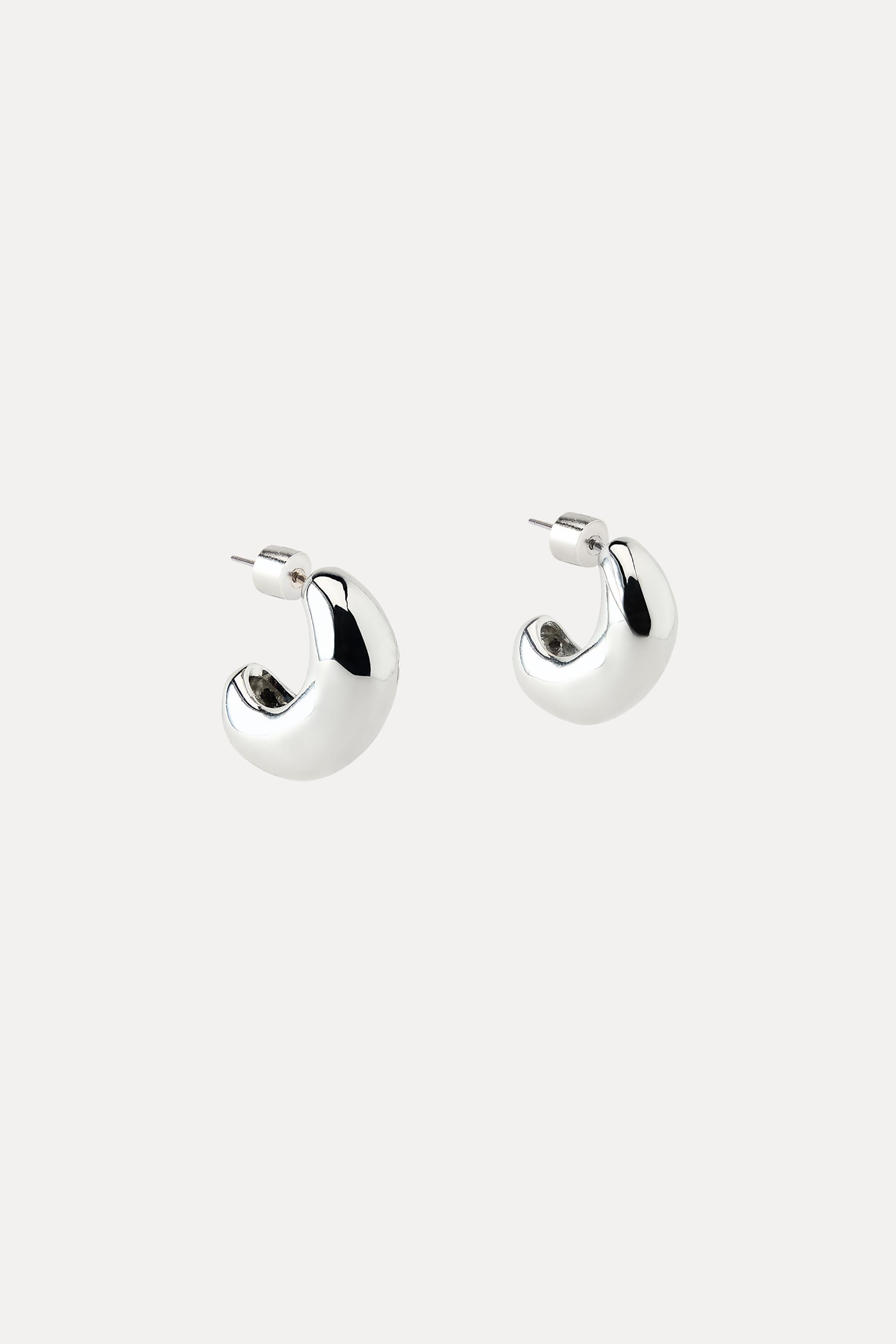 Metal open hoop earrings with embossed design. Butterfly closure. | Zara US