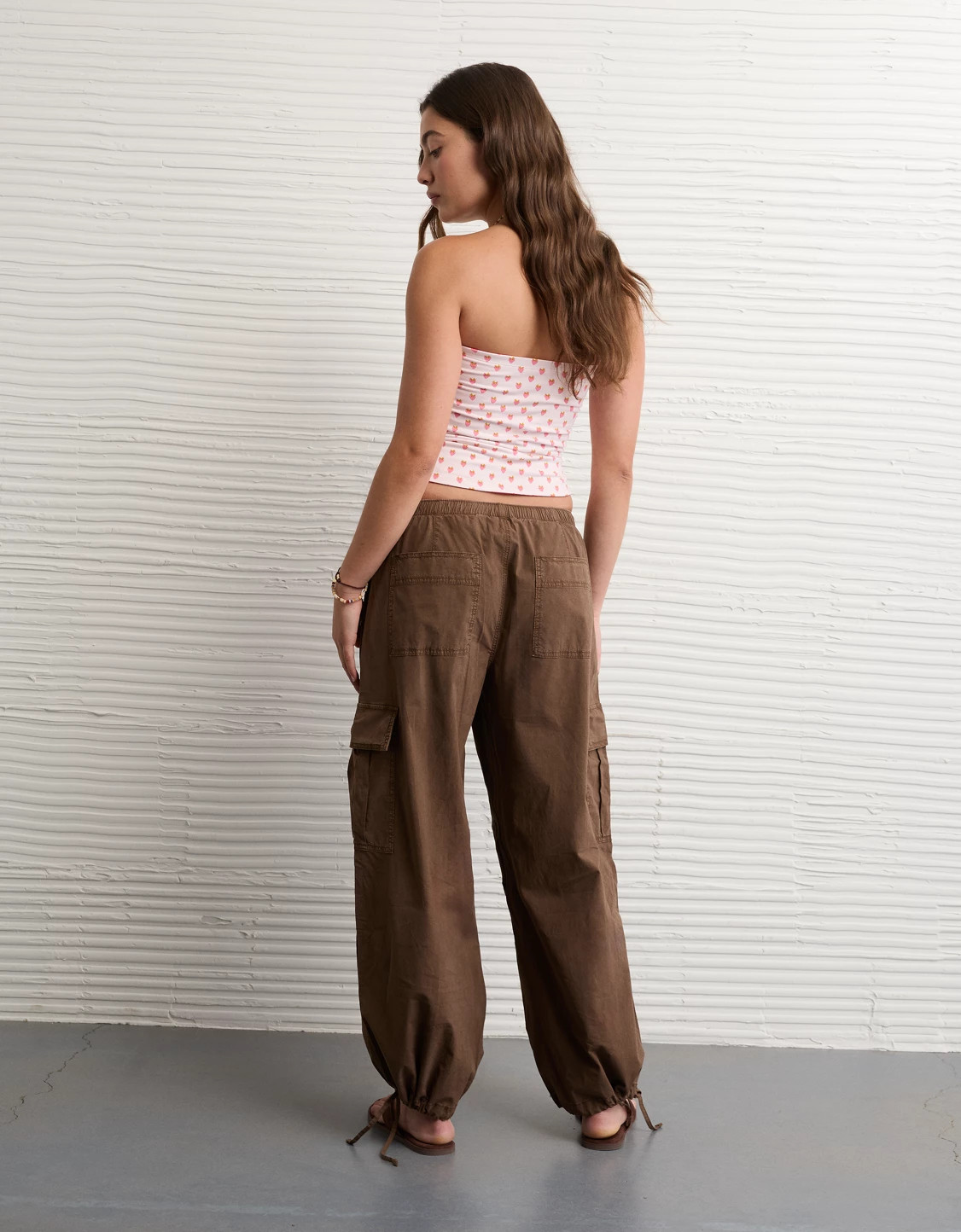 AE Low-Rise Baggy Cargo Parachute Pant | American Eagle Outfitters (US & CA)