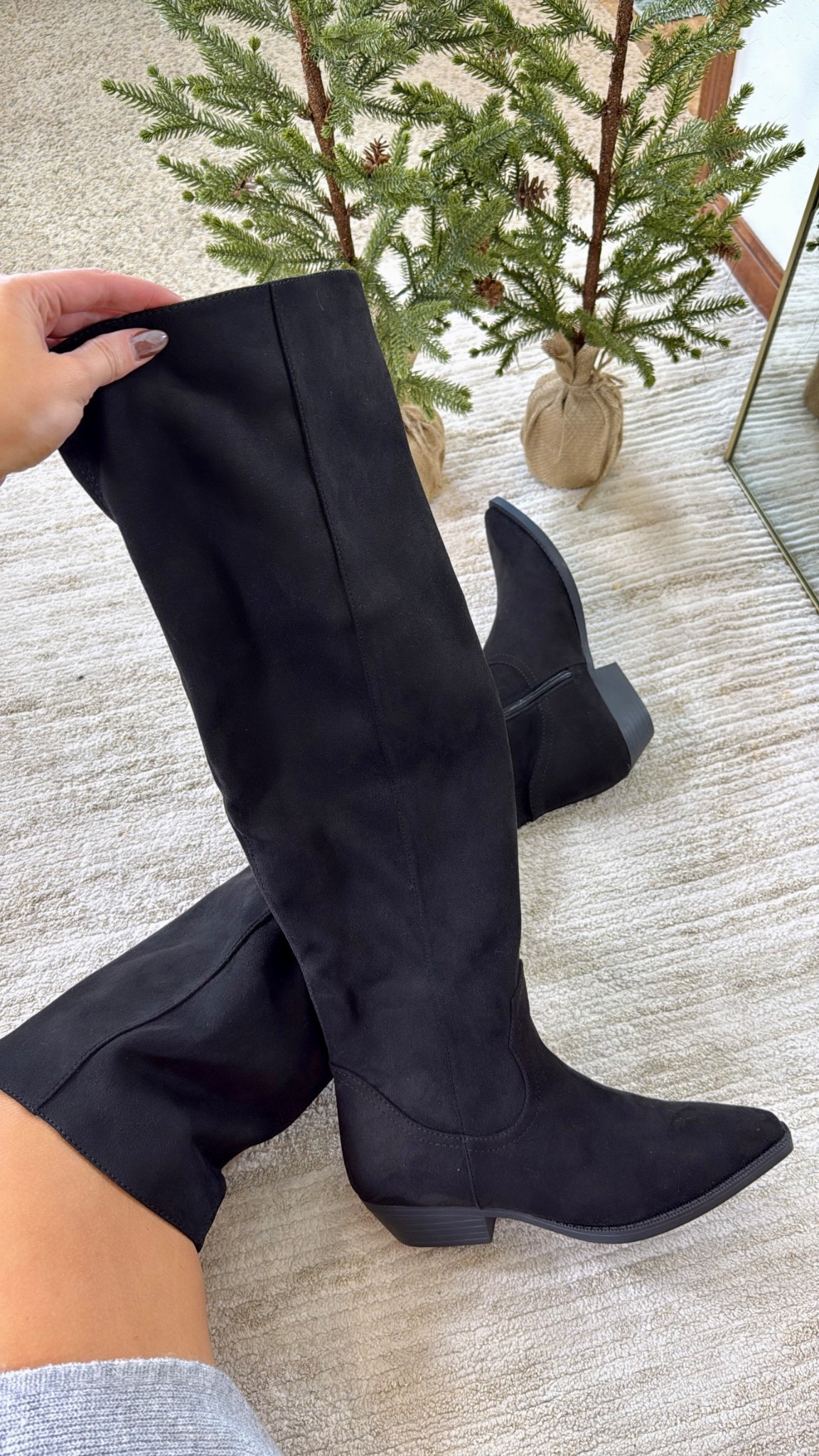 Highly recommend! True knee high for us tall girls, low heel! Perfect knee high fall and winter boot! Show 

#LTKShoeCrush #LTKTall #LTKFindsUnder50