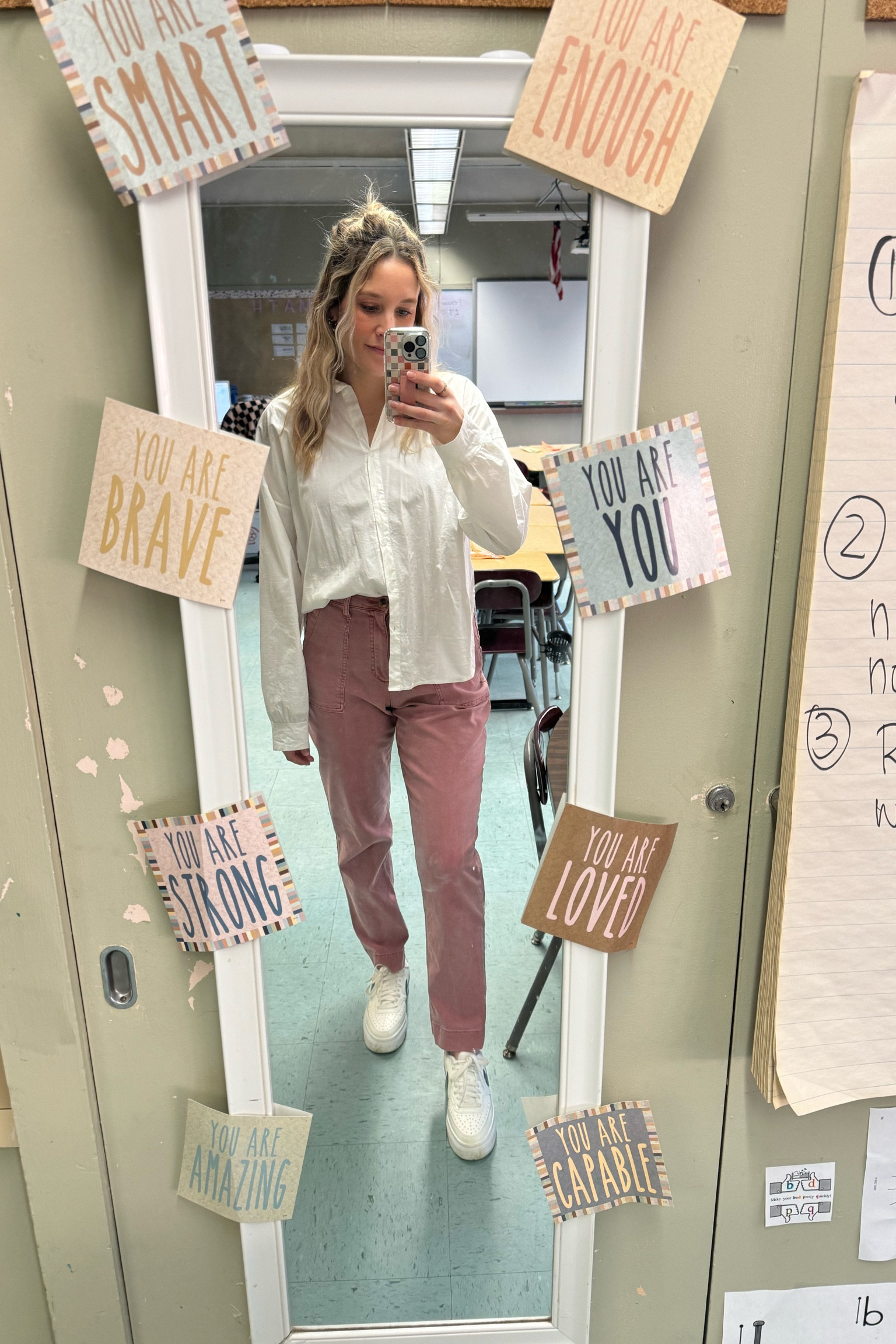 Thursday teacher outfit

Nike sneakers
Old navy pants


#LTKworkwear #LTKmidsize #LTKfindsunder50