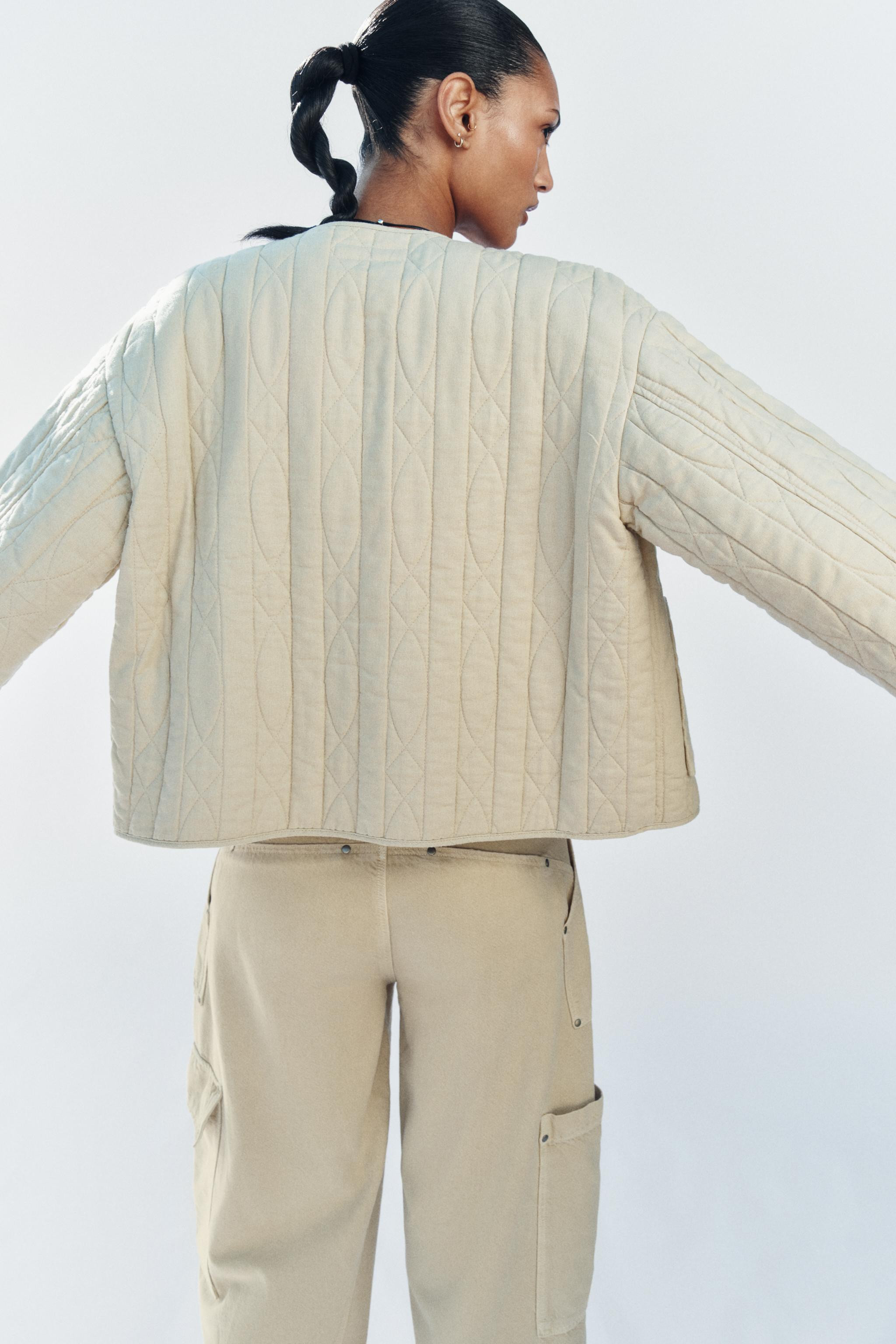Puffer jacket made from a linen blend. Featuring a round neck, long sleeves and front patch pocke... | Zara UK