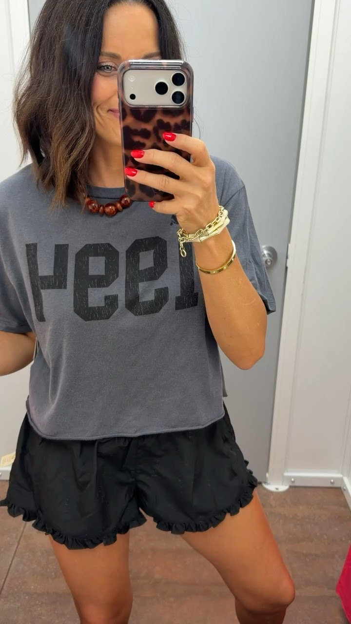 A graphic tee + these shorts are such a cute everyday look🖤

Size XS
5’3” for reference

#WalmartFashion #WalmartFinds #GraphicTee #CasualStyle #EverydayOutfit #AffordableFashion #LTKStyle #LTKCreator #WalmartStyle #WeekendStyle