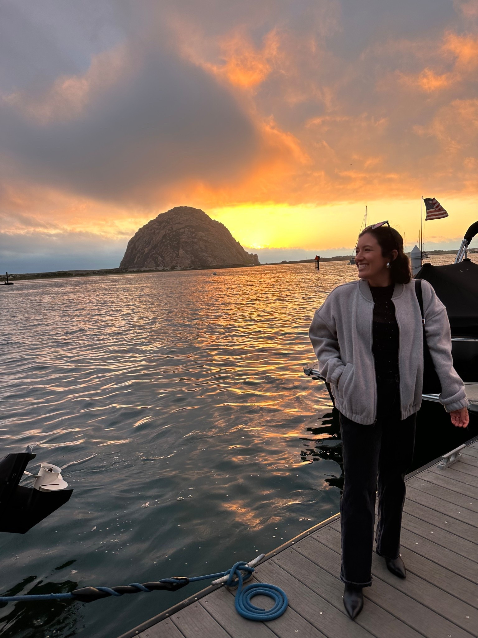 Golden hour layers 🌅✨
Kept it cozy and coastal for our sunset stroll by the water. This oversized zip-up jacket + all black base is my go-to for effortless evening vibes. Linked the full look — perfect for casual date nights, boat days, or coastal getaways 🖤🧥
#LTKFall #LTKTravel #LTKOutfit #CoastalStyle #SunsetLook


#LTKSeasonal #LTKU #LTKStyleTip