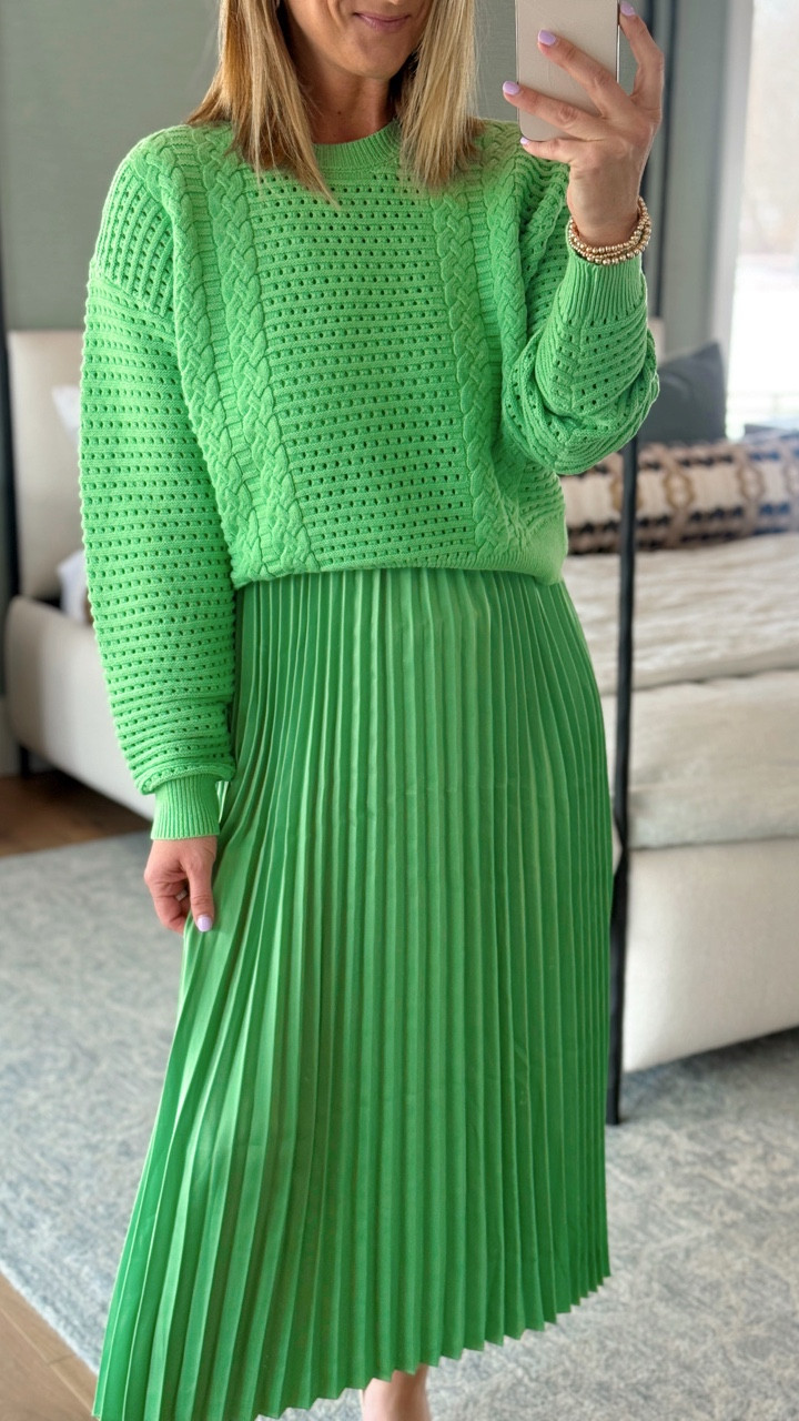 WOW-she’s a looker! 😍😍😍 This dress is a 2-fer…. And so pretty! Use code YELLOW15 to save 

#LTKootd #LTKWorkwear #LTKSeasonal