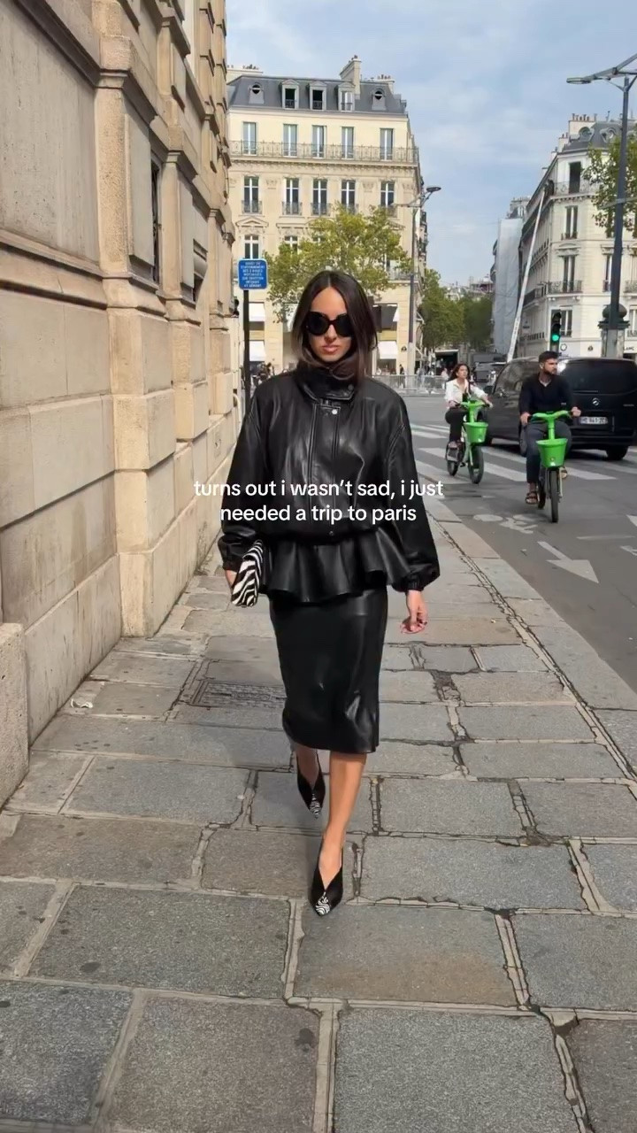 and now, im suddenly better !!!!! #paris #parisfashionweek #pfw #parisstyle