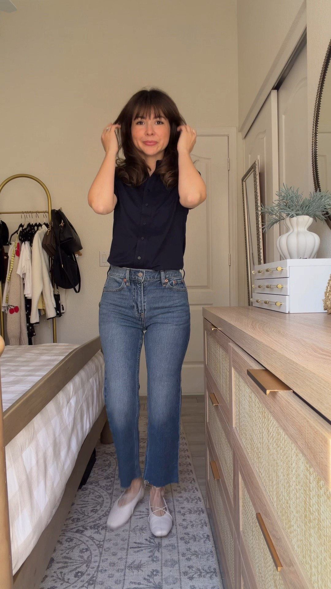 If you’re under 5’3 and want an outfit that works for real life, this is it.
These straight jeans hit at the perfect length on my 5’2 frame (no hemming), and this fitted top balances everything out without feeling tight.
Easy, classic, and something I actually re-wear weekly.
Top XS
Jeans 26petite 

#LTKPetite #LTKootd