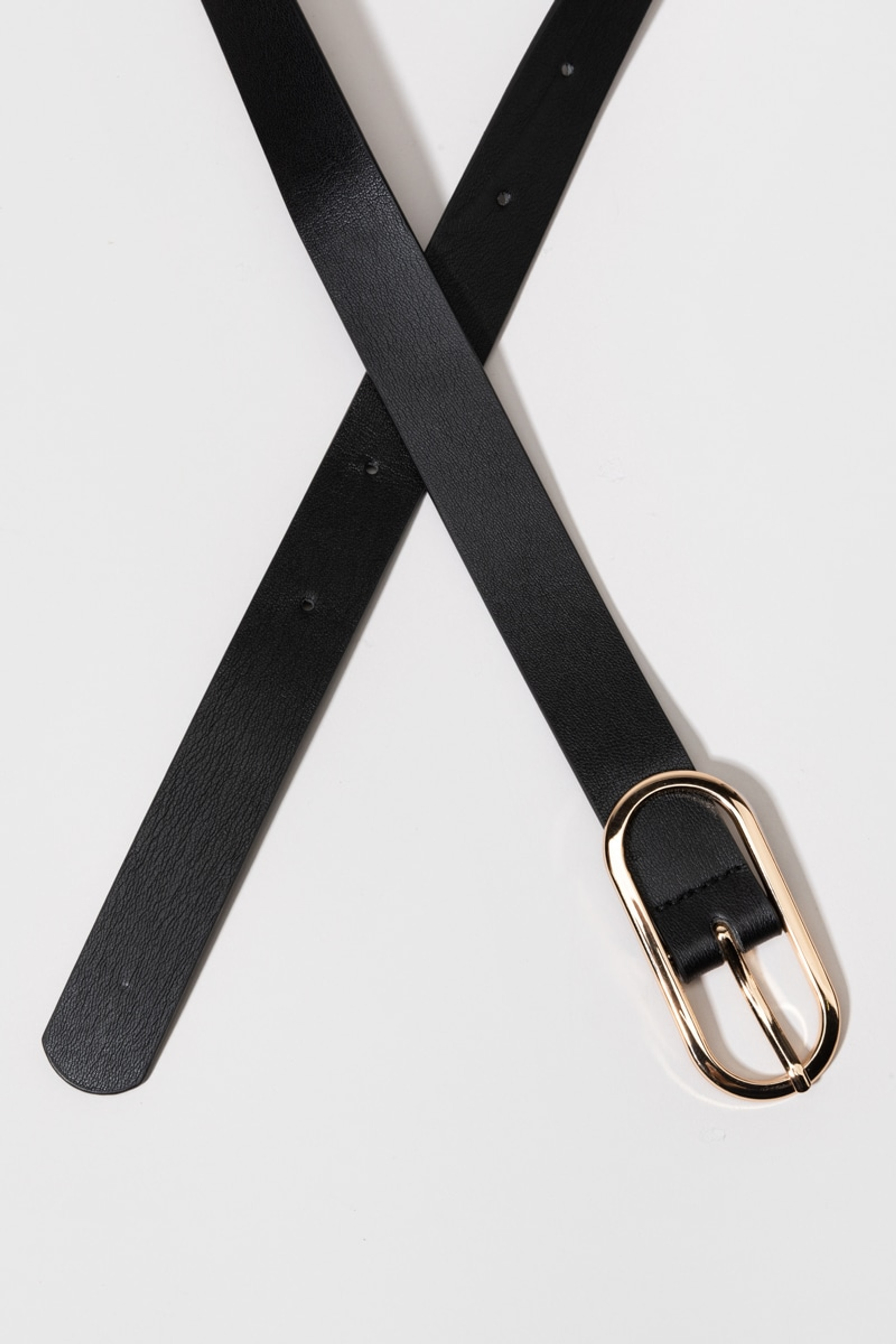 Briony Thin Oval Buckle Belt | Francesca's