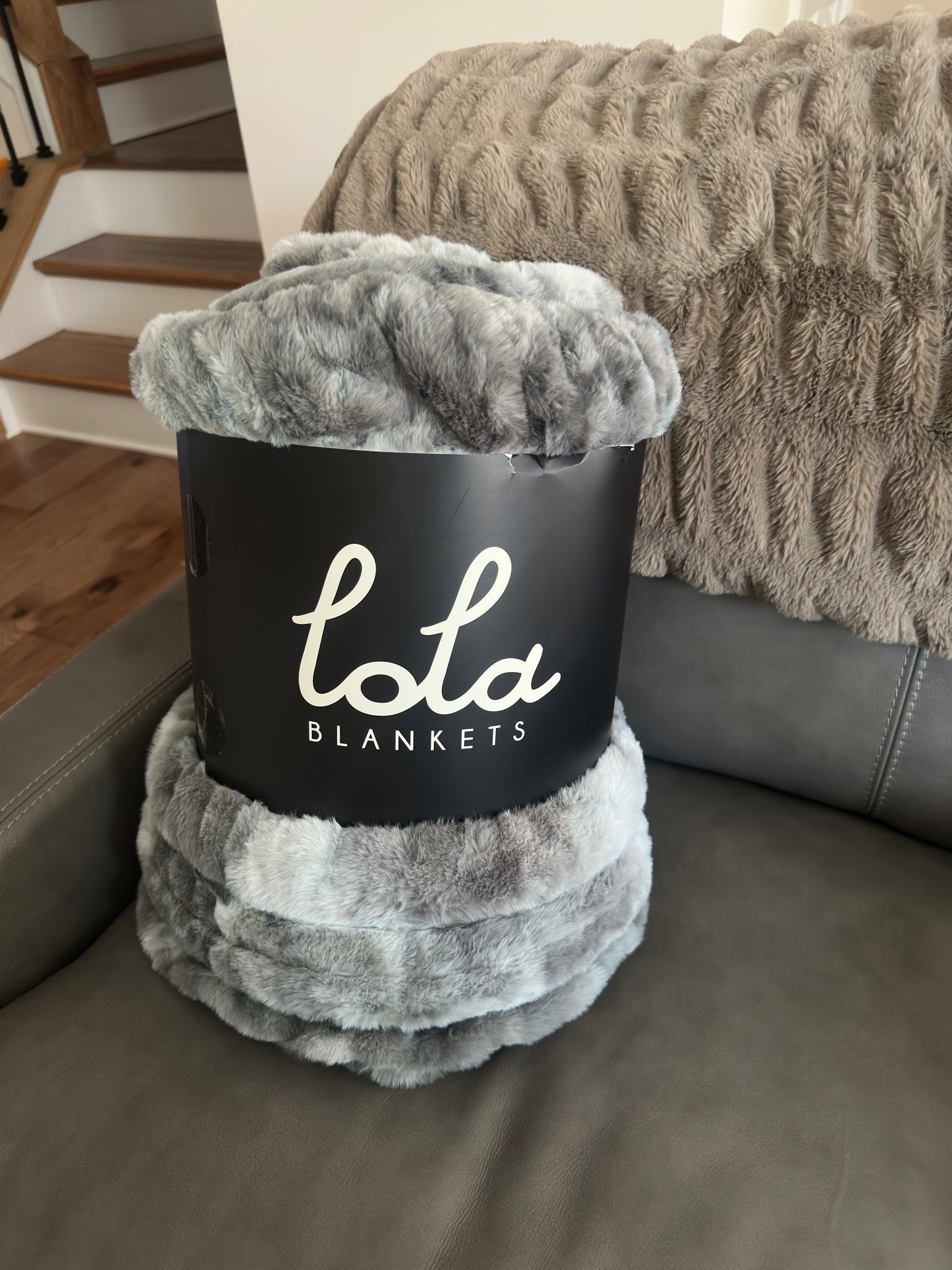 Lola blanket use code LOLATRIP55
