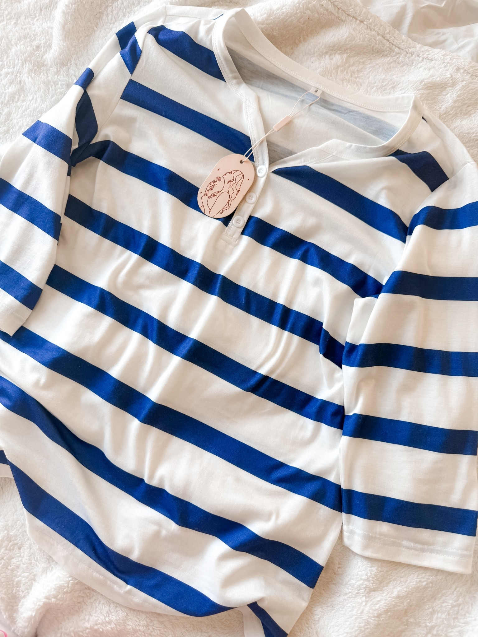 Stripe tee 

#LTKootd #LTKmomlife #LTKSaleAlert