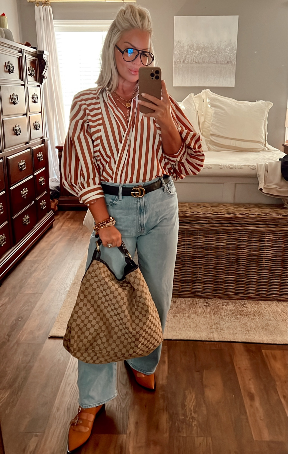 The Fall Style Edition //

Fall styling, styling for fall, dinner date style, casual style, mother denim, Anthropologie top, button down, Gucci belt, Gucci Horsebit hobo bag, Maeve by Anthropologie, Mary Jane flats. 




#LTKover40 #LTKshoecrush #LTKstyletip