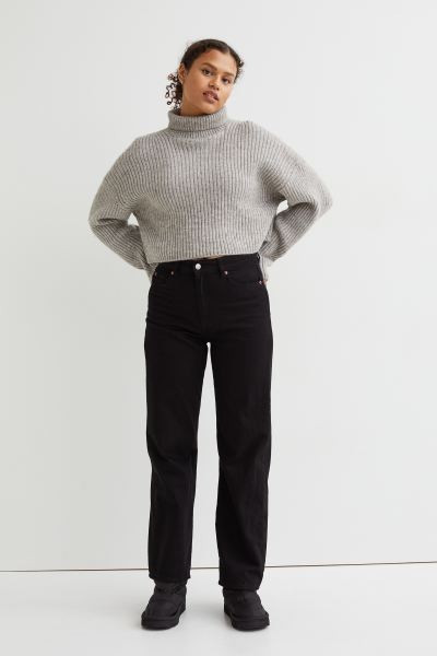 Short, relaxed-fit sweater in rib-knit fabric with wool content. Turtleneck, dropped shoulders, a... | H&M (US + CA)