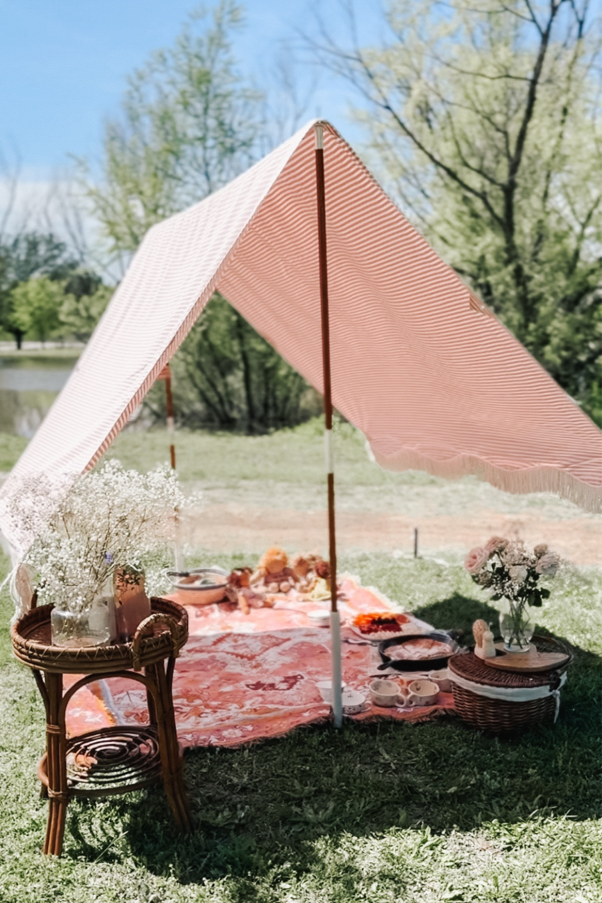 Spring picnic essentials 🌸🧺

#LTKSeasonal #LTKparties #LTKfamily