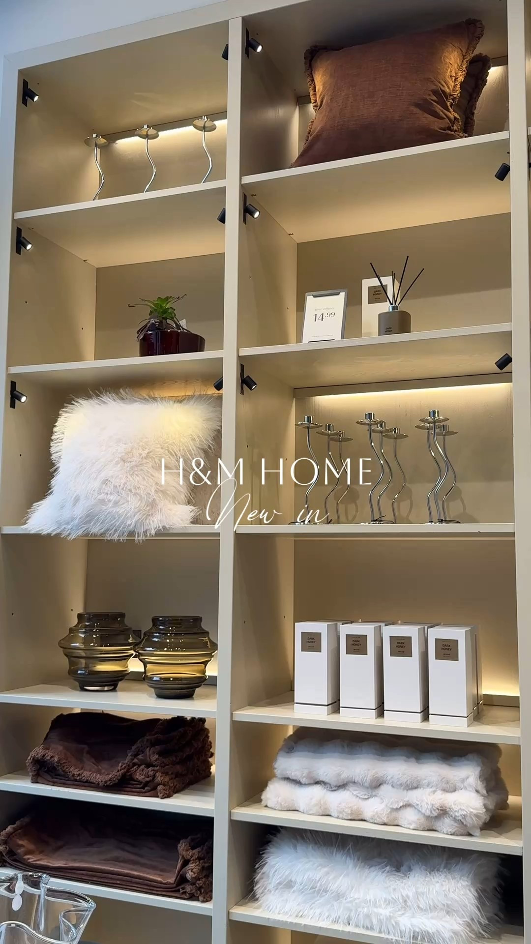 H&M Home New In 🏡🕯️❤️

Interiors / homeware / cushions 

#LTKhome #LTKuk