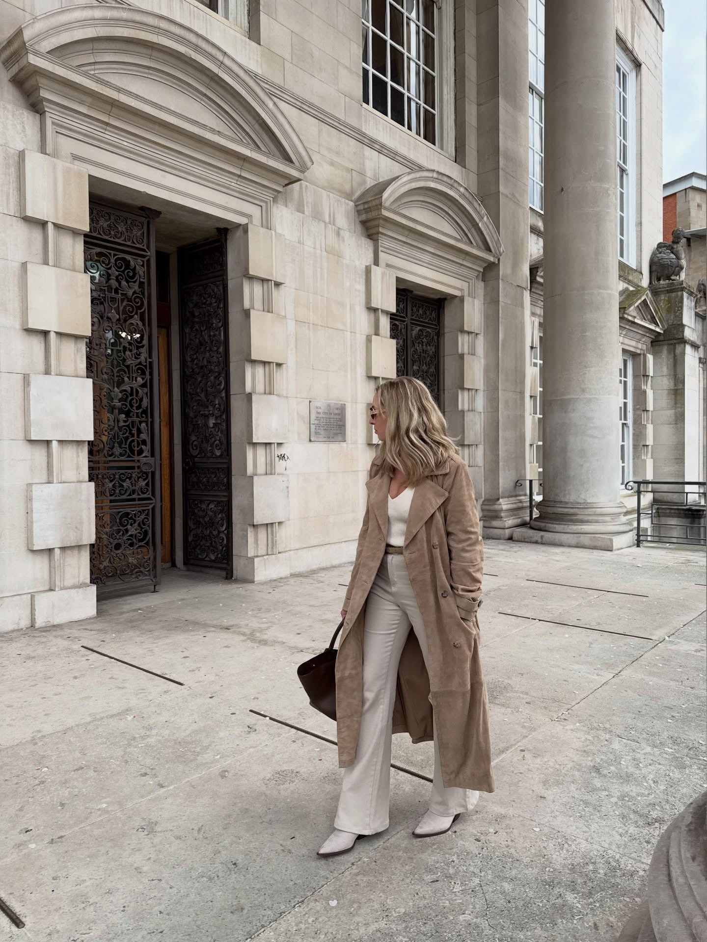 Investing in pieces that speak softly but say everything.

Lately I’ve been drawn to pieces that feel timeless rather than trendy. Soft neutrals, tailored lines, and textures that elevate the everyday. There’s something powerful about simplicity done well.

Coat @mintvelvet 
Bag @demellierlondon 
Top @marksandspencer 
Belt @primark 
Jeans @mango 
Boots @hm 
Sunnies @celine 

@demellierlondon @mintvelvet 
#suedecoat #neutraloutfit #springoutfit #classyoutfits mintvelvet @leeds.life @_lifeinleeds 

Photos shot by @nicoletta.mirachi 💕