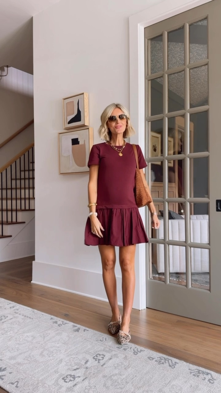 This dress is so cute! Love the color! Wearing an XS!

Loverly Grey, fall dress, Loft, pre fall 

#LTKStyleTip #LTKSeasonal