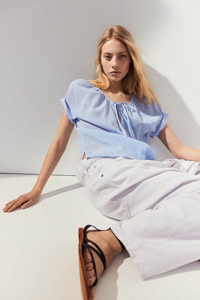 Raglan-sleeved Blouse - Low-cut Neckline - Short sleeve - Blue/striped - Ladies | H&M US | H&M (US + CA)