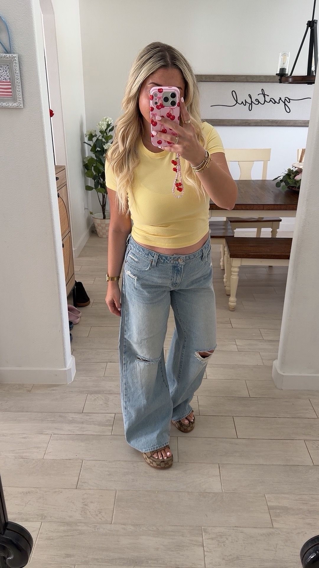 OOTD 
Tee small
Jeans 27 short
Gucci slides tts

#LTKootd