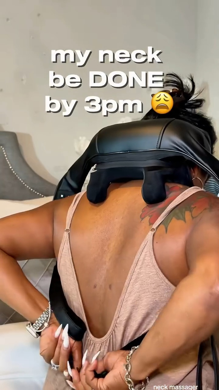 why does all the stress go straight to the neck and shoulders 😩

#neckpain #cordlessneckmassager #neckmassager #StressRelief #ShoulderMassage #PainRelief #MassageTherapy #Relaxation 

#LTKMothersDay #LTKselfcare #LTKfitnessgoals