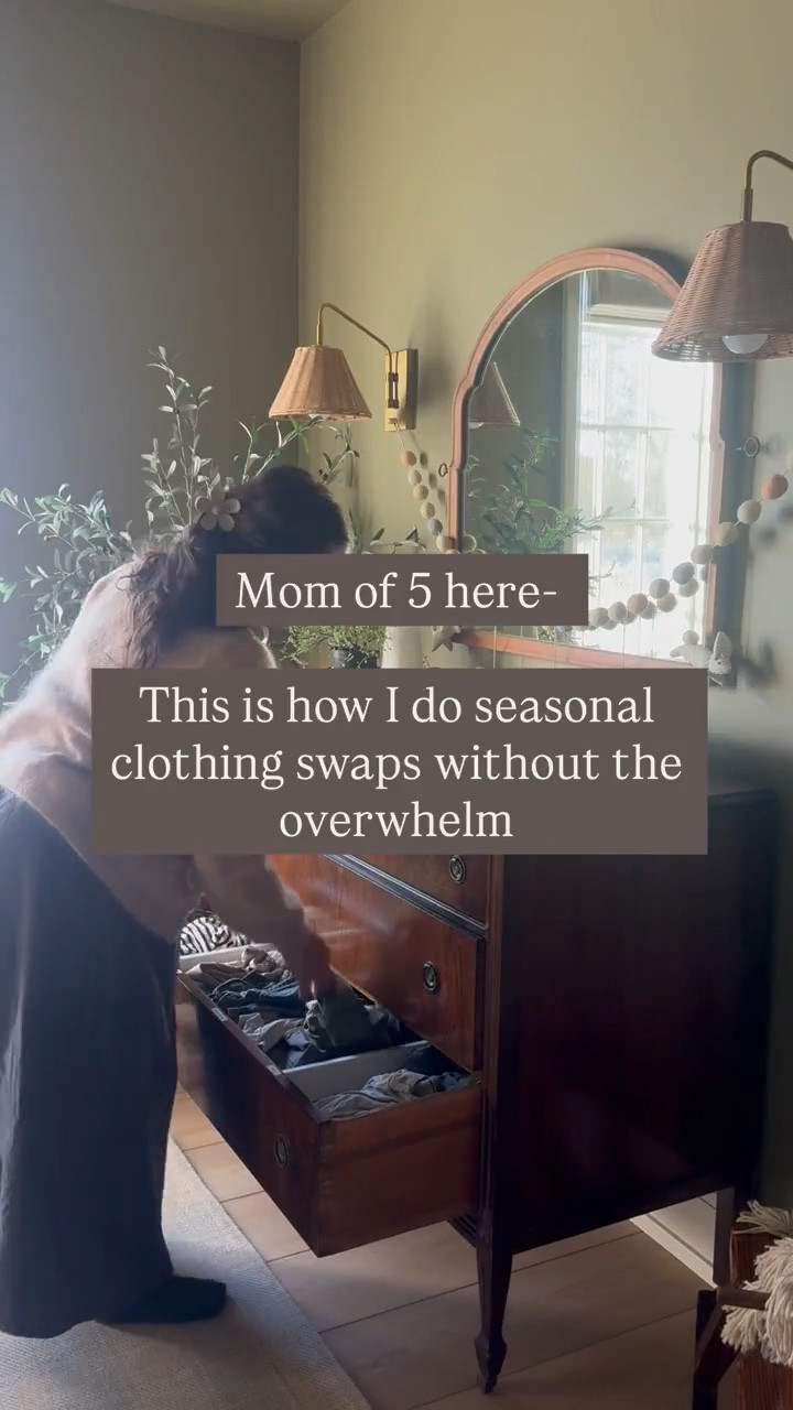Rotating 5 kids’ clothing doesn’t have to feel like a full-time job! 
I stick to my 5–5–5 rule (5 tops, 5 sweaters, 5 undershirts… etc), make a keep pile, donate pile, and “stay” pile, and rotate seasonally fast.🤍

Seasonal Clothing - Mom Life - Clothing Swaps - Kid Clothes 

#LTKdayinmylife #LTKmomlife #LTKHome