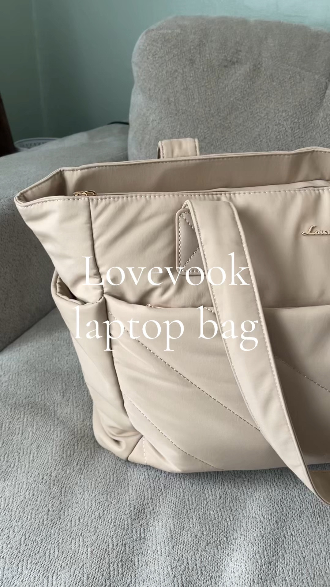My FAV puffer bag 💙

#LTKStyleTip #LTKItBag #LTKTravel