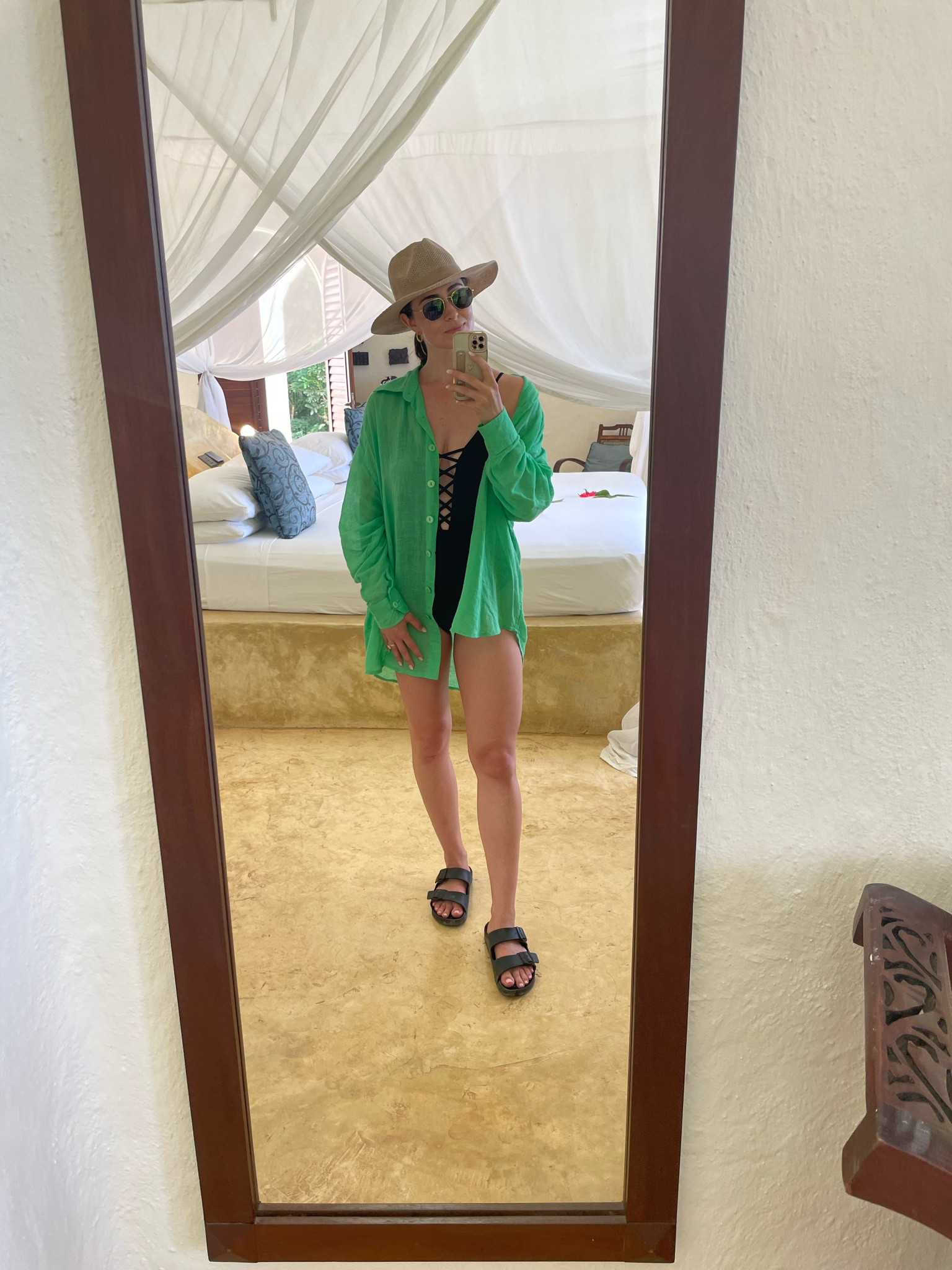 The cutest beach cover up 💚 