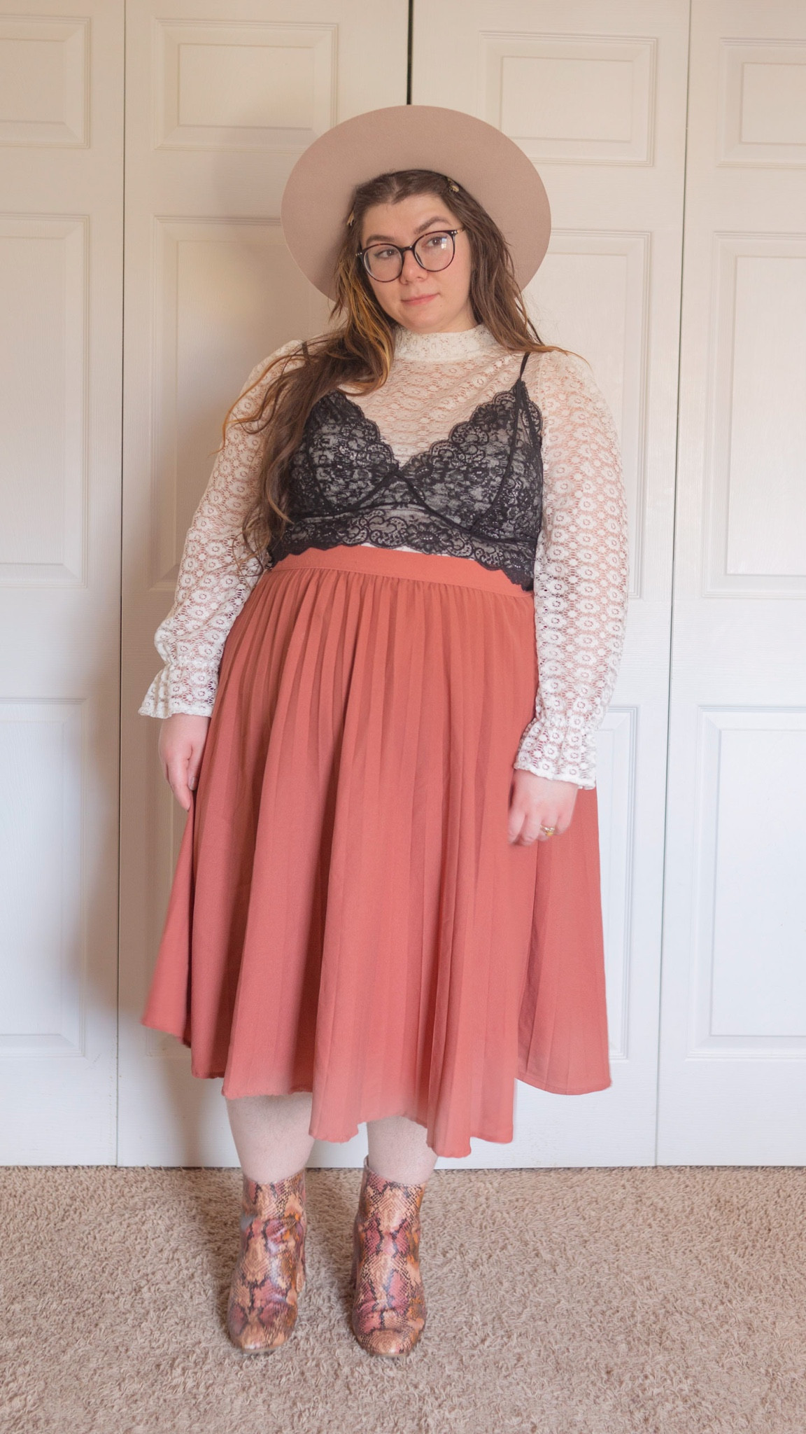 Plus size layered lace outfit

#LTKSeasonal #LTKstyletip #LTKcurves