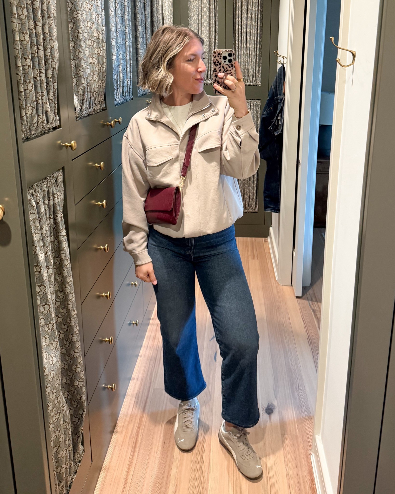 These jeans feel like butter an are 20% off!!! This is my first NYC outfit.

#LTKmomlife #LTKdayinmylife #LTKxMadewell