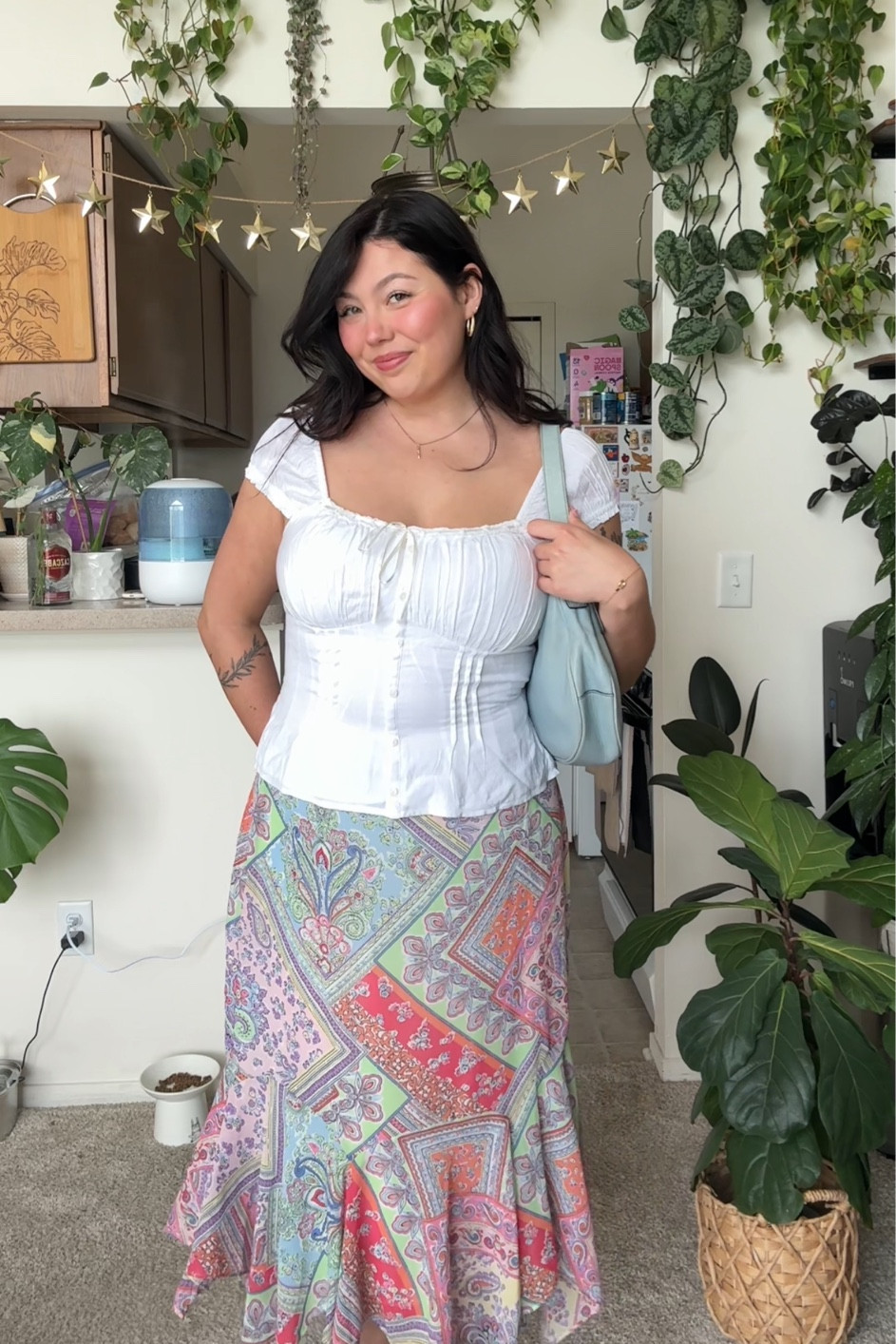 Size L in top, skirt is thrifted tag says American Living, bag is coach 

#LTKSummerEdit