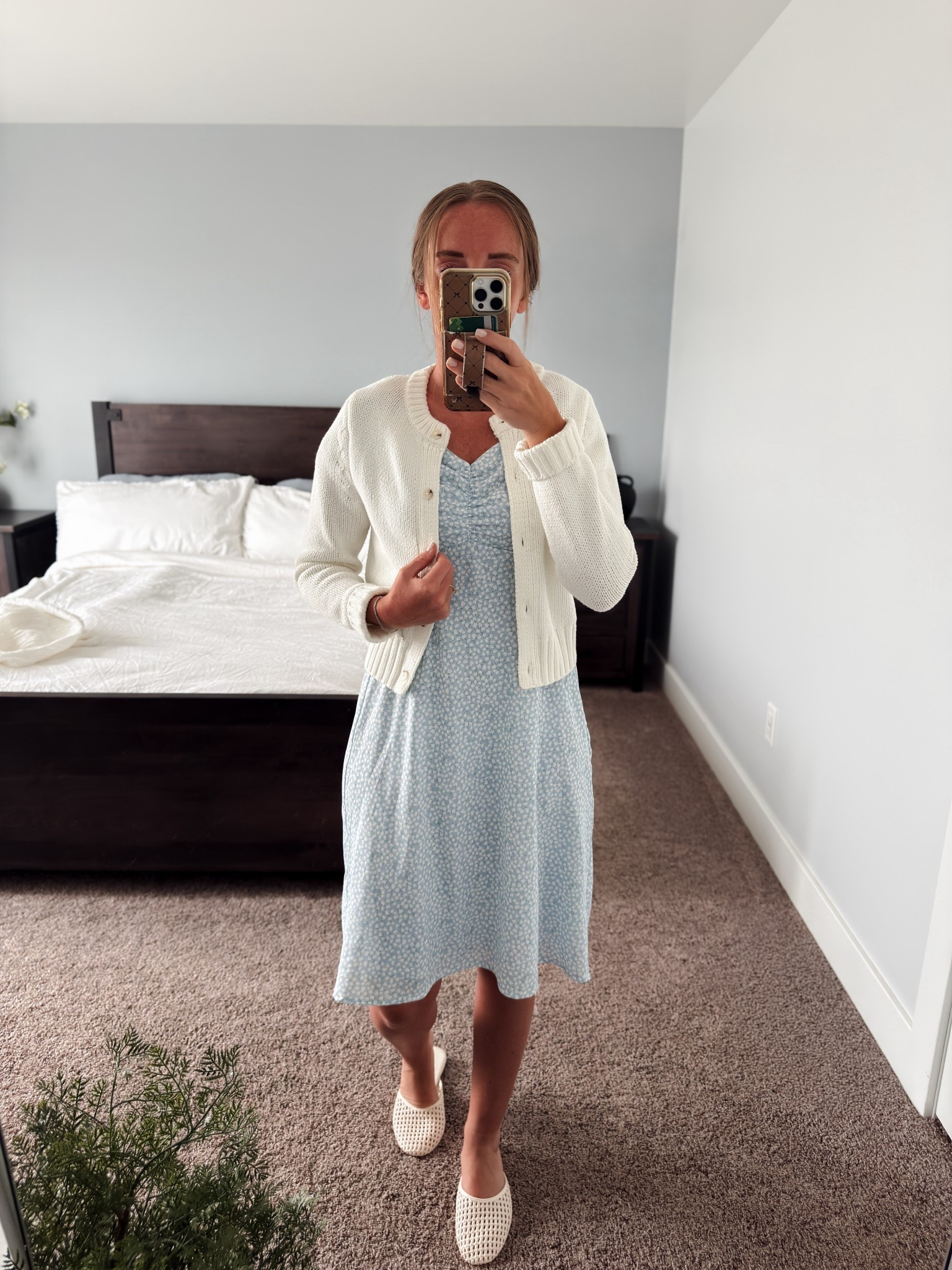 Simple church outfit 


• modest outfit •spring outfit •summer outfit •Mennonite •modest clothes •modesty •outfit inspiration •outfit inspo •fashion •modest dress •summer dress •spring dress •mules •flats •Easter outfit 

#LTKootd #LTKmomlife #LTKMidsize