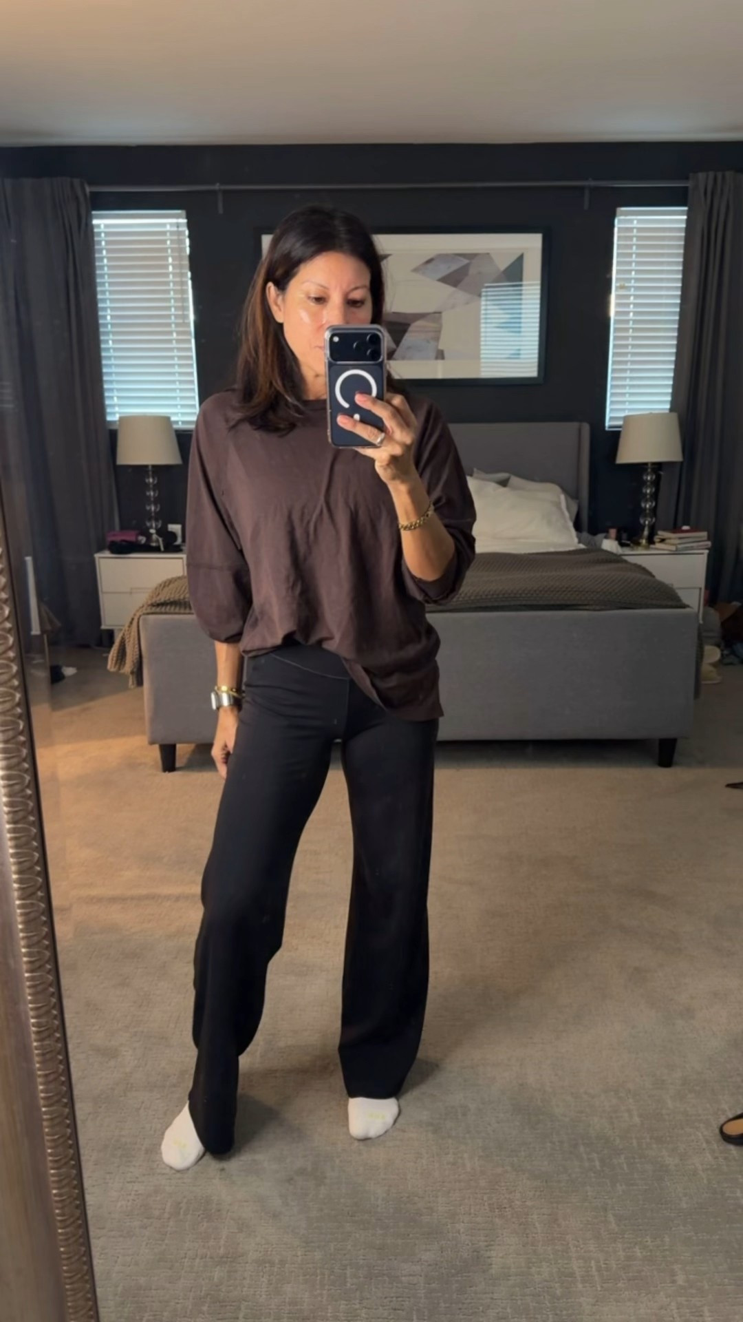 The drop off outfit. Wrinkled but it’s Okay 
Comfy outfit to stay in 

Oversized tee xs 
Pants xs 
Aerie real 
Aerie style 



#LTKOver40 #LTKHoliday #LTKSeasonal