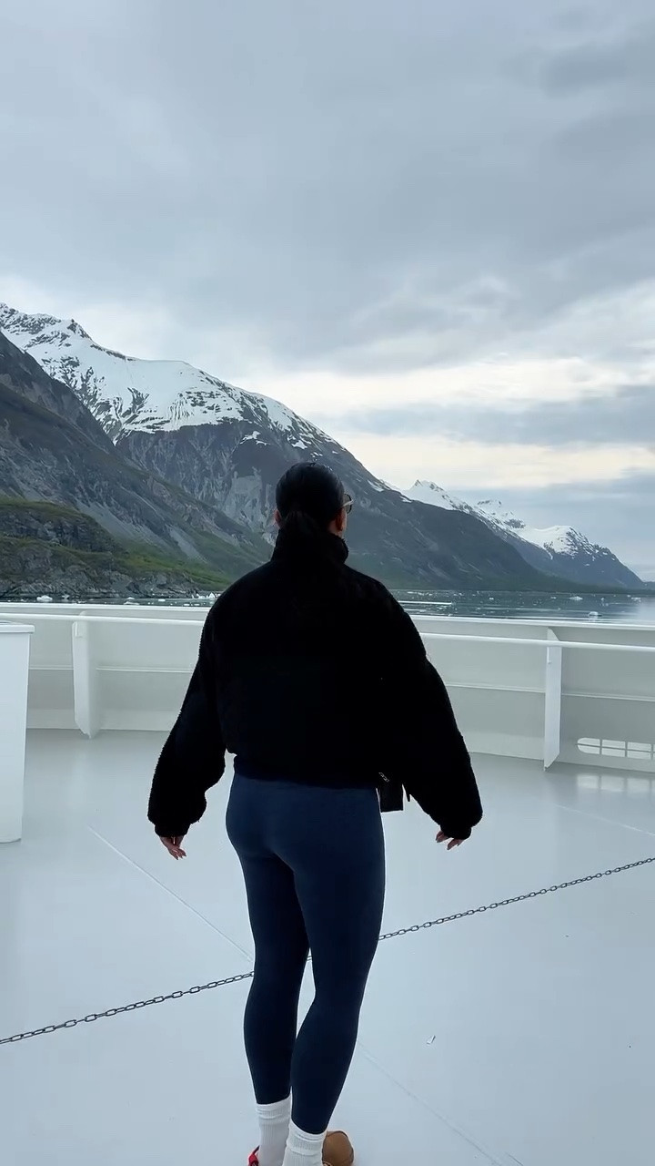 7 Day Alaskan Cruise on the Norwegian Encore Day 5: Glacier Bay National Park 🏔️ 

#alaska #glacierbaynationalpark #alaskacruise #alaskancruise #nationalpark @norwegiancruiseline @nationalparkservice