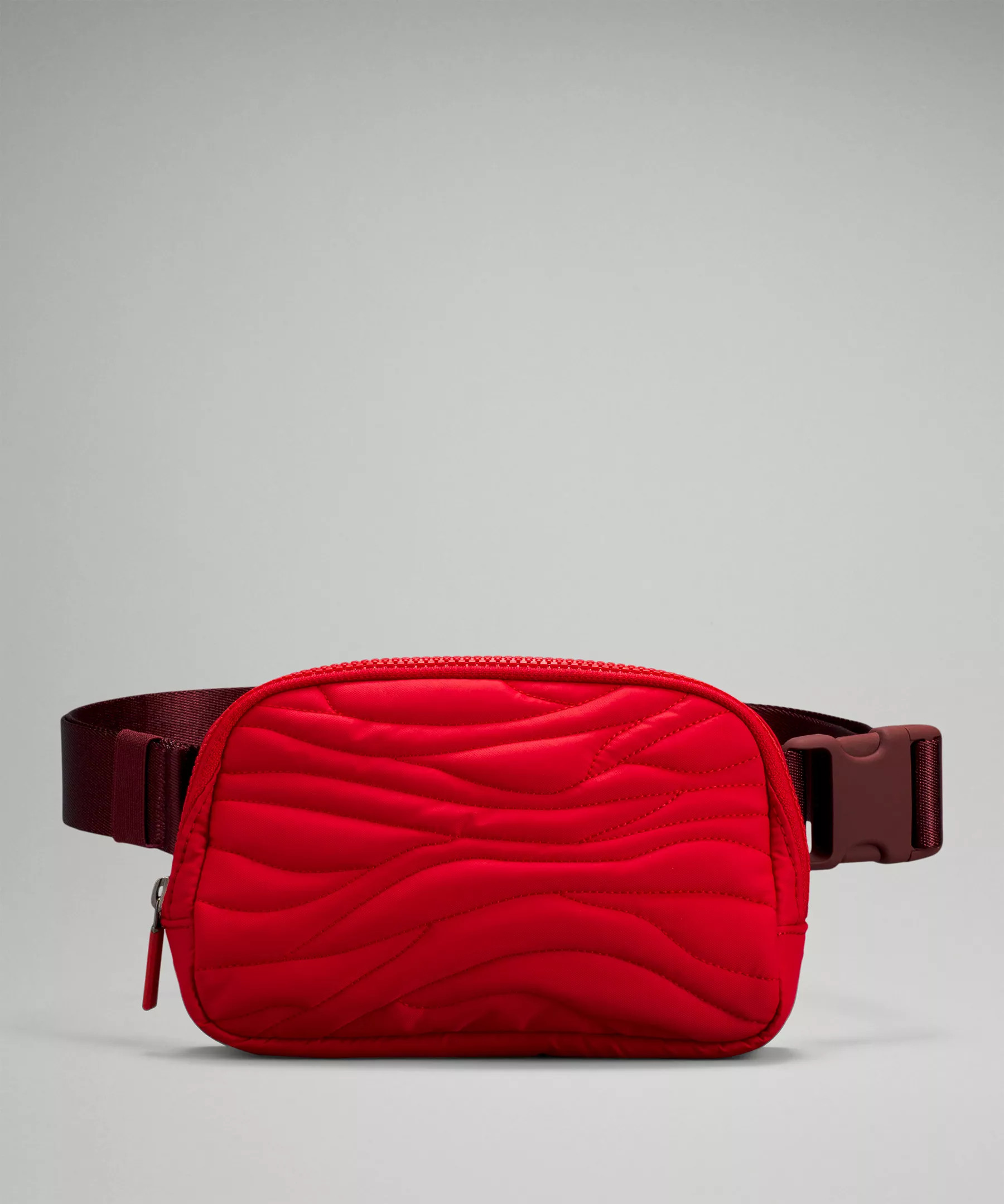 Team Canada Quilted Everywhere Belt Bag COC Logo | lululemon (CA)
